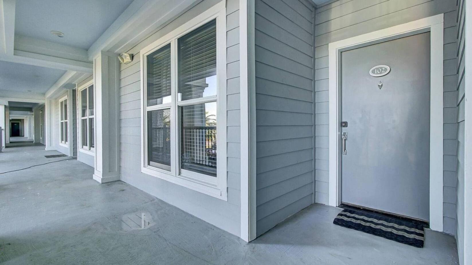 Beachfront 3BDR Condo w Pool Deck Ocean Views Ocean Blvd 102 by AvantStay
