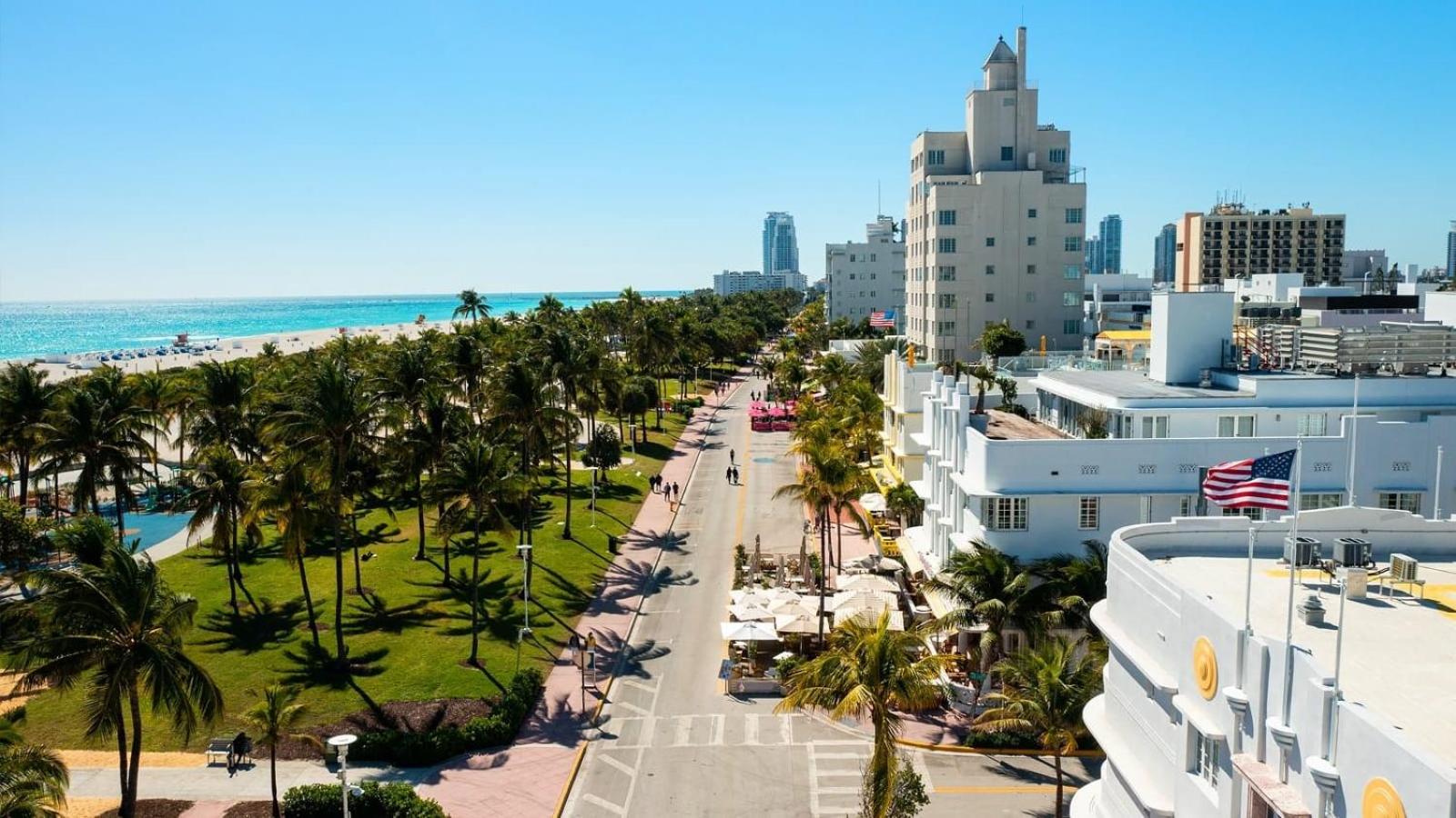 Beachfront 3BDR Condo w Pool Deck Ocean Views Ocean Blvd 102 by AvantStay