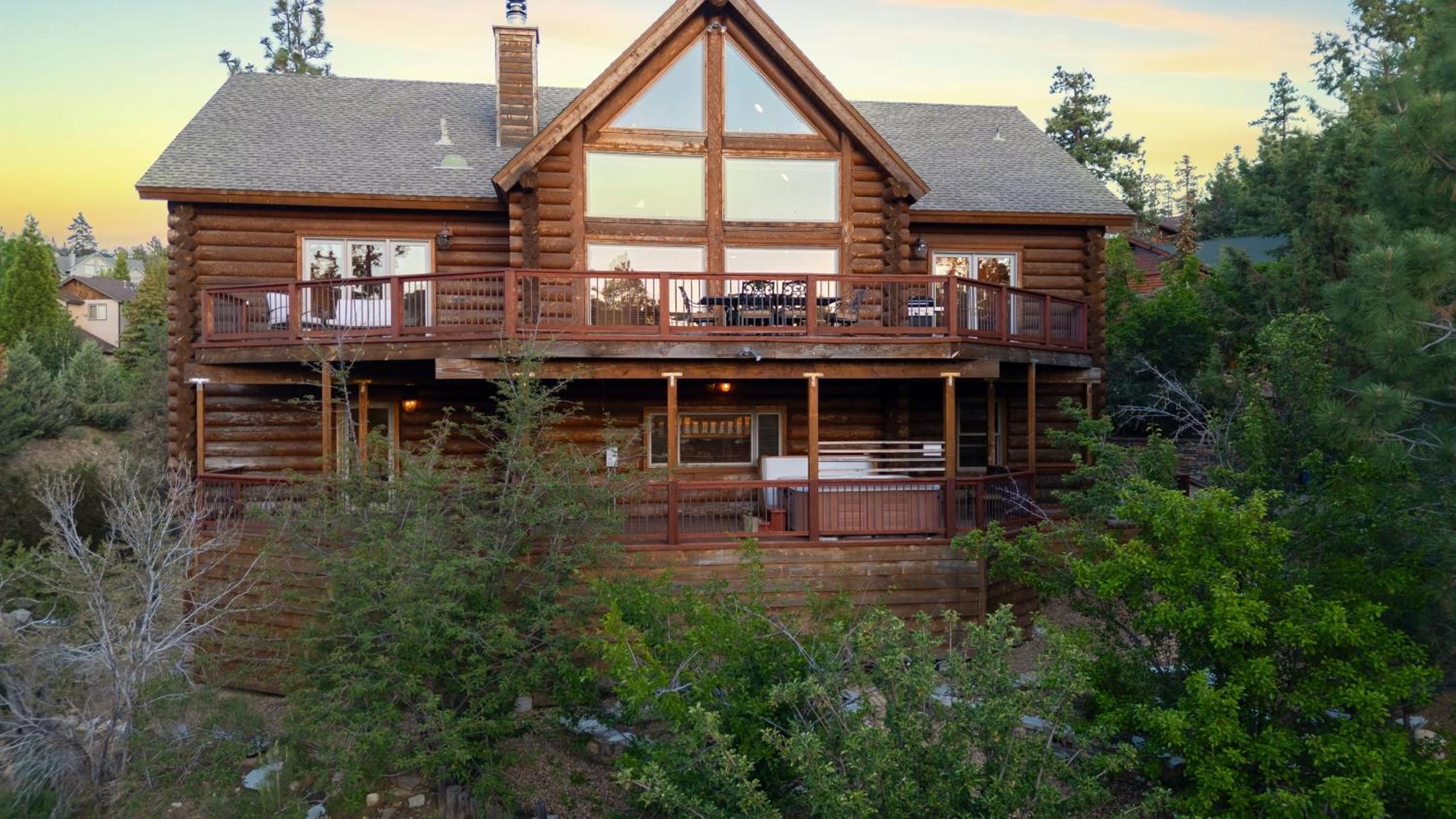 Sleeps 27 2 Homes Near the Lake Hot Tub Views Castle Glen Estates