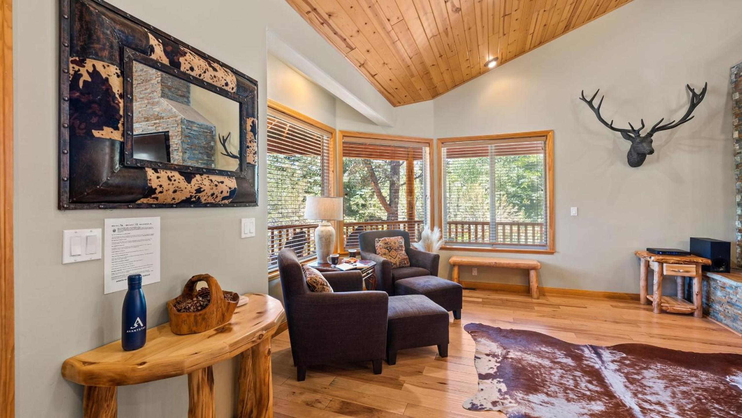 Sleeps 27 2 Homes Near the Lake Hot Tub Views Castle Glen Estates