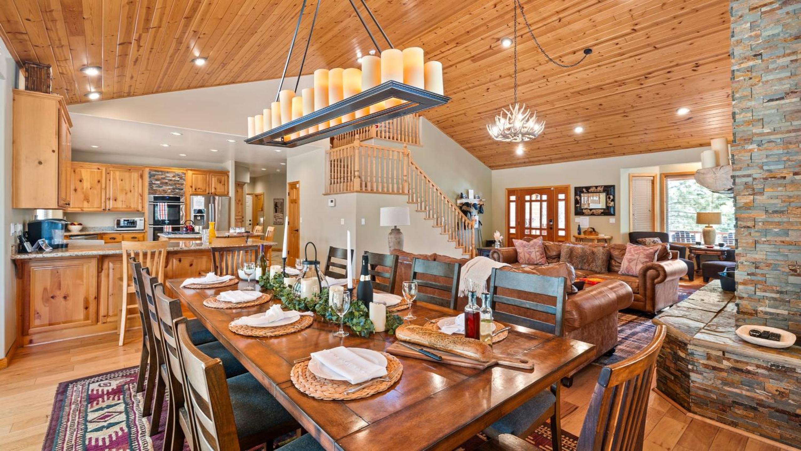 Sleeps 27 2 Homes Near the Lake Hot Tub Views Castle Glen Estates