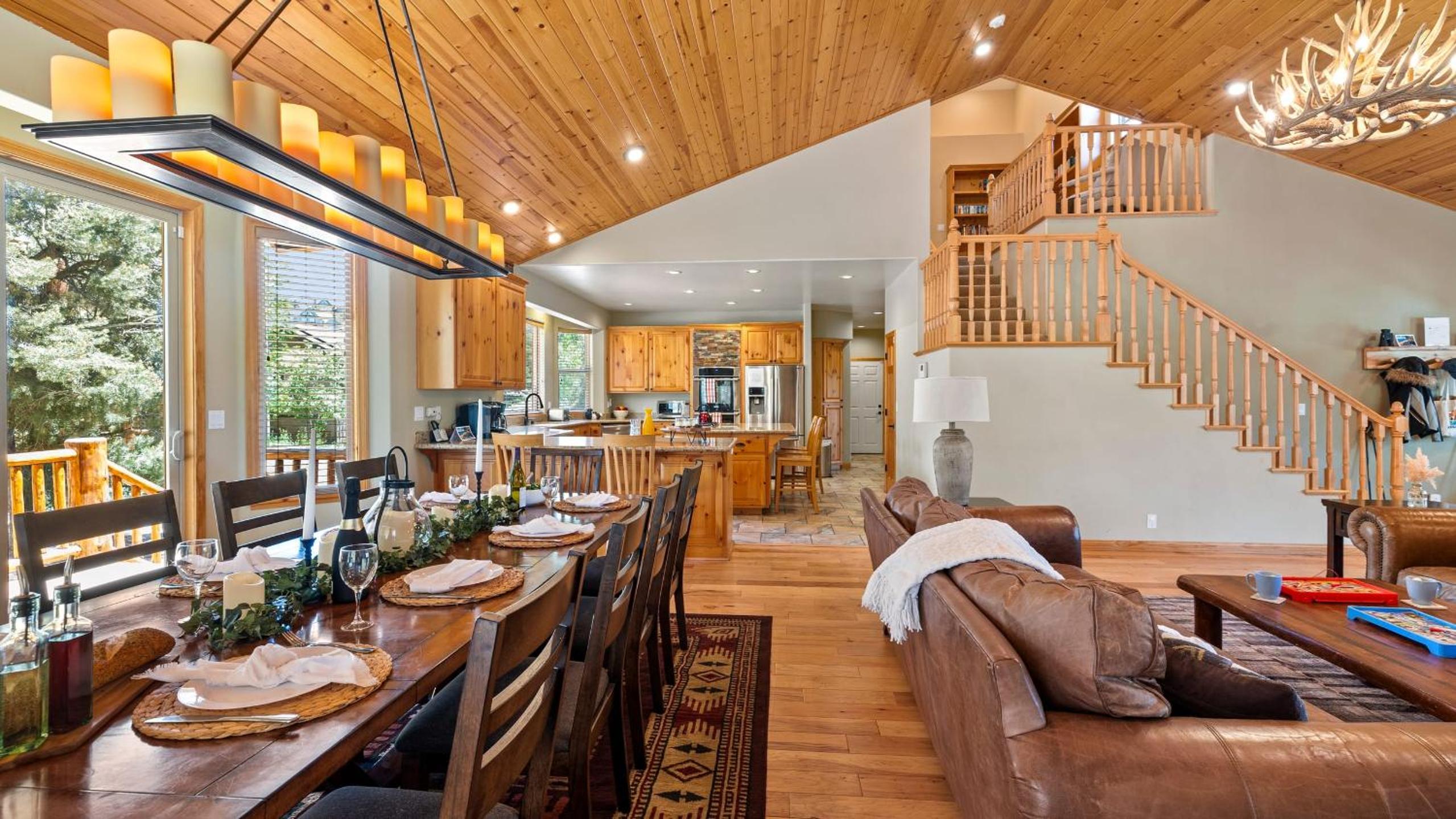 Sleeps 27 2 Homes Near the Lake Hot Tub Views Castle Glen Estates
