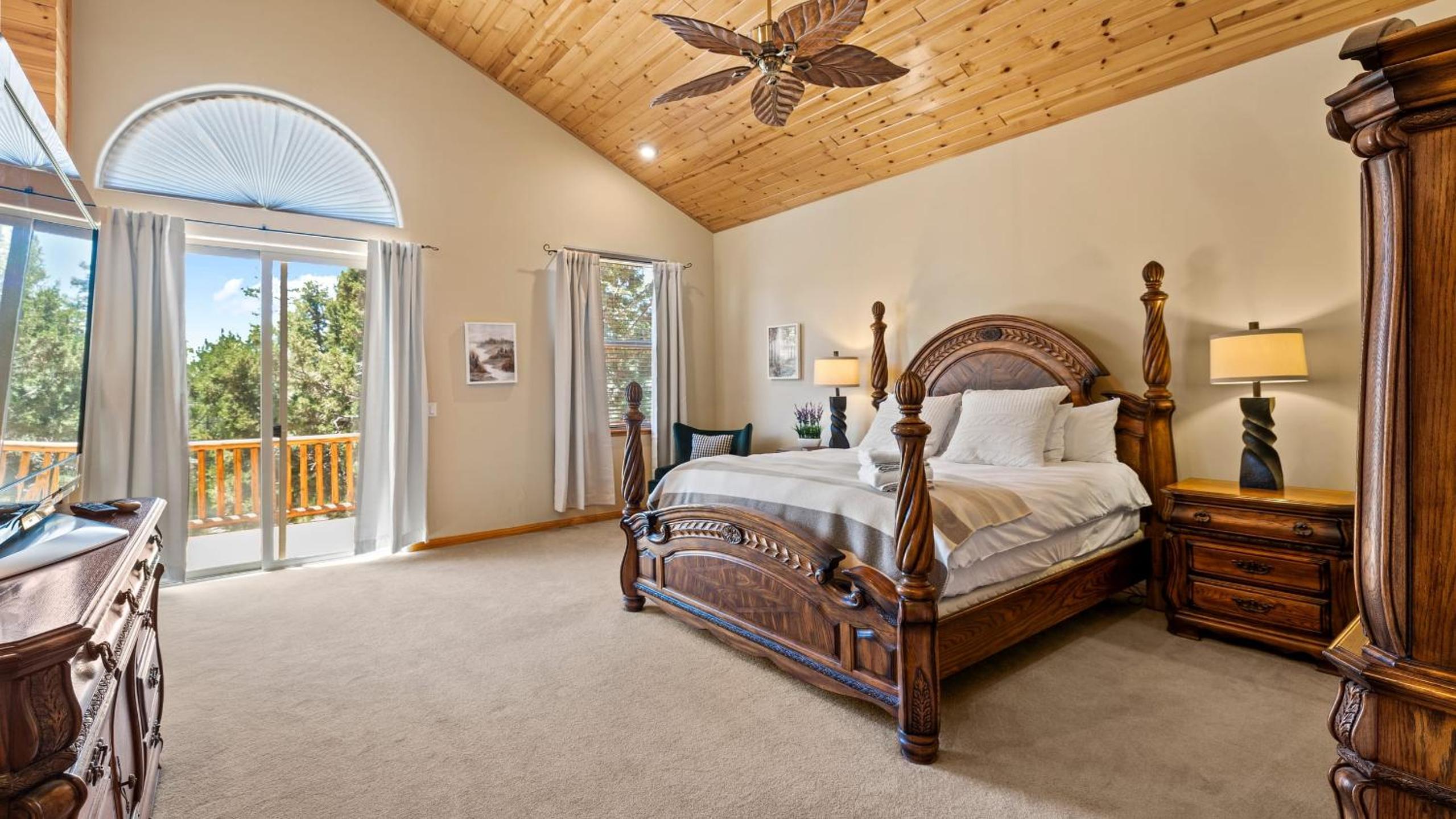 Sleeps 27 2 Homes Near the Lake Hot Tub Views Castle Glen Estates
