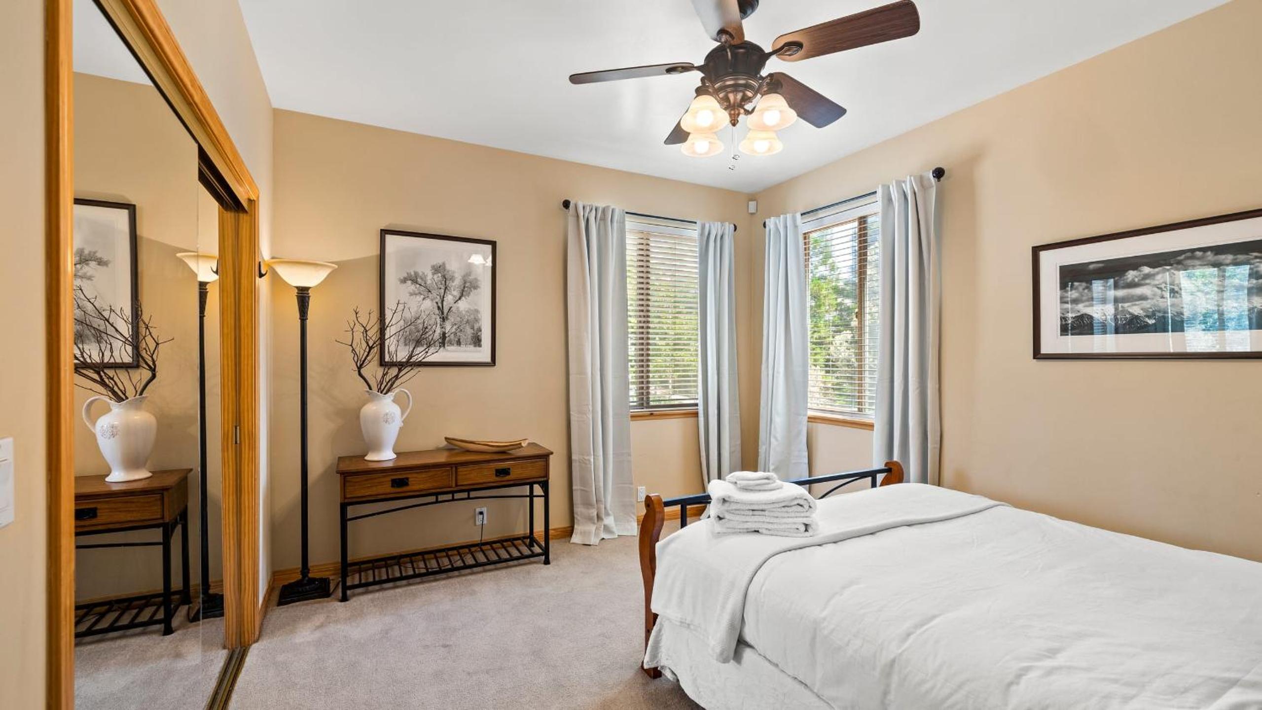 Sleeps 27 2 Homes Near the Lake Hot Tub Views Castle Glen Estates