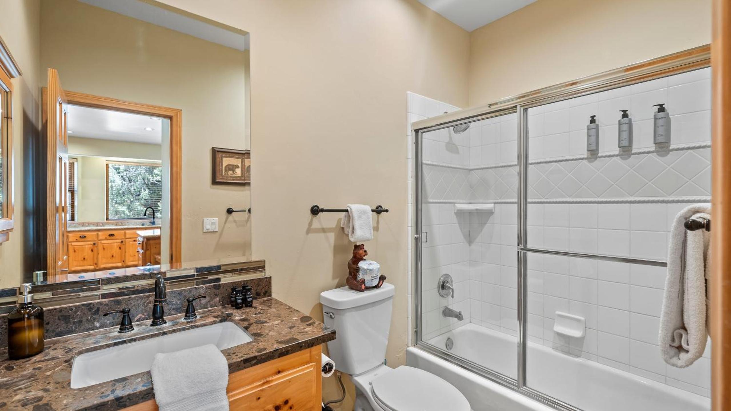 Sleeps 27 2 Homes Near the Lake Hot Tub Views Castle Glen Estates