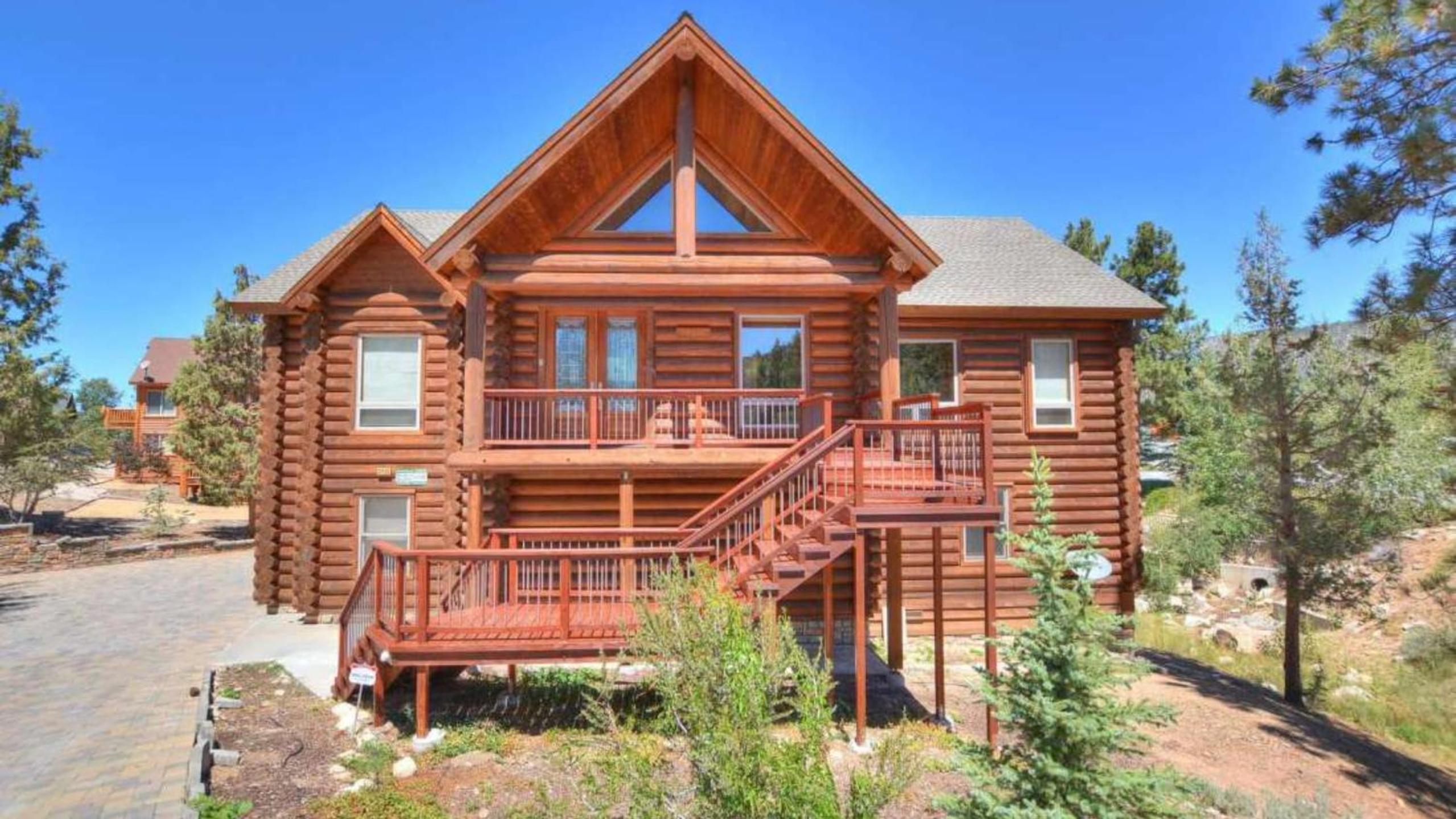 Sleeps 27 2 Homes Near the Lake Hot Tub Views Castle Glen Estates