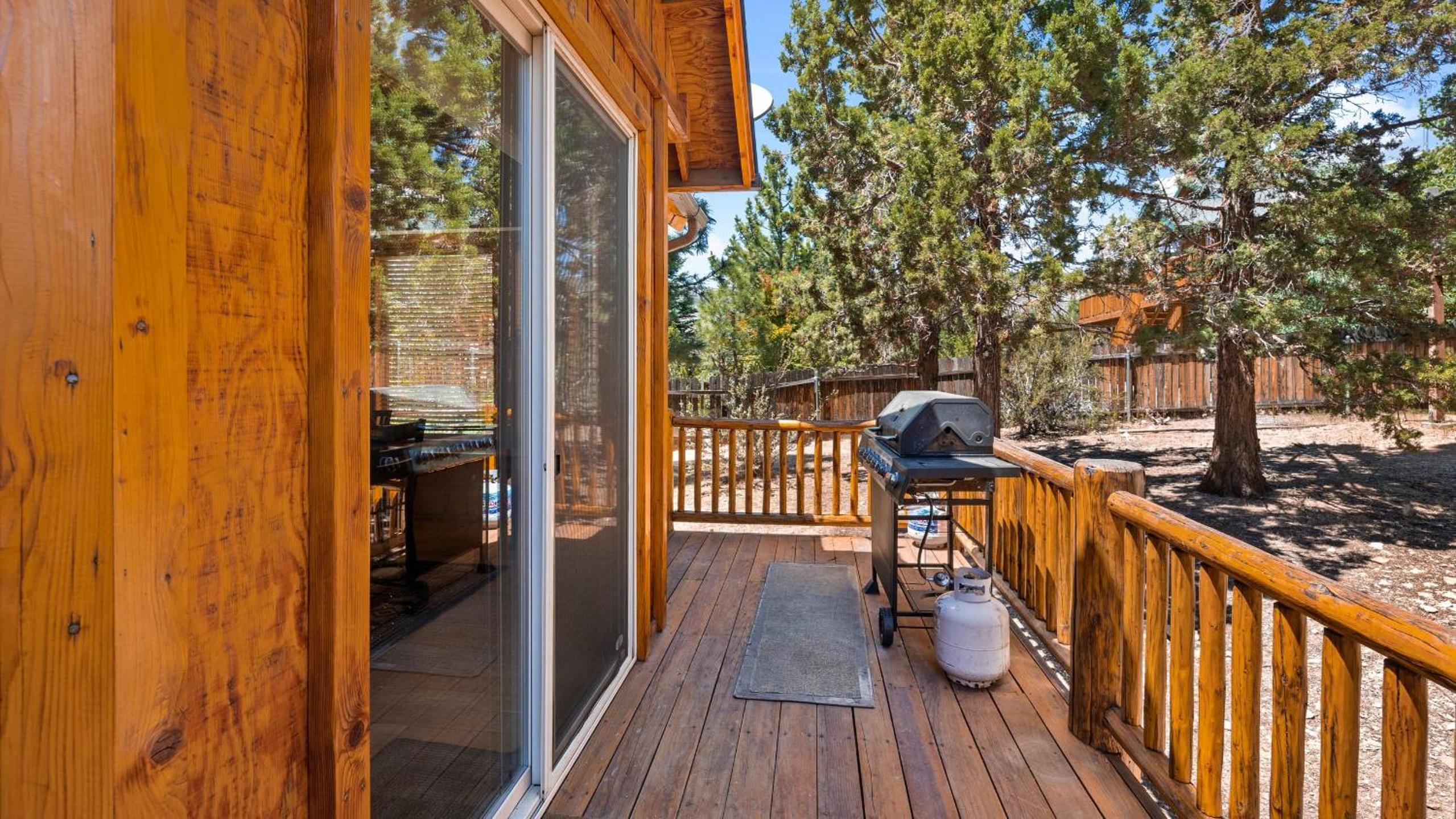 Sleeps 27 2 Homes Near the Lake Hot Tub Views Castle Glen Estates