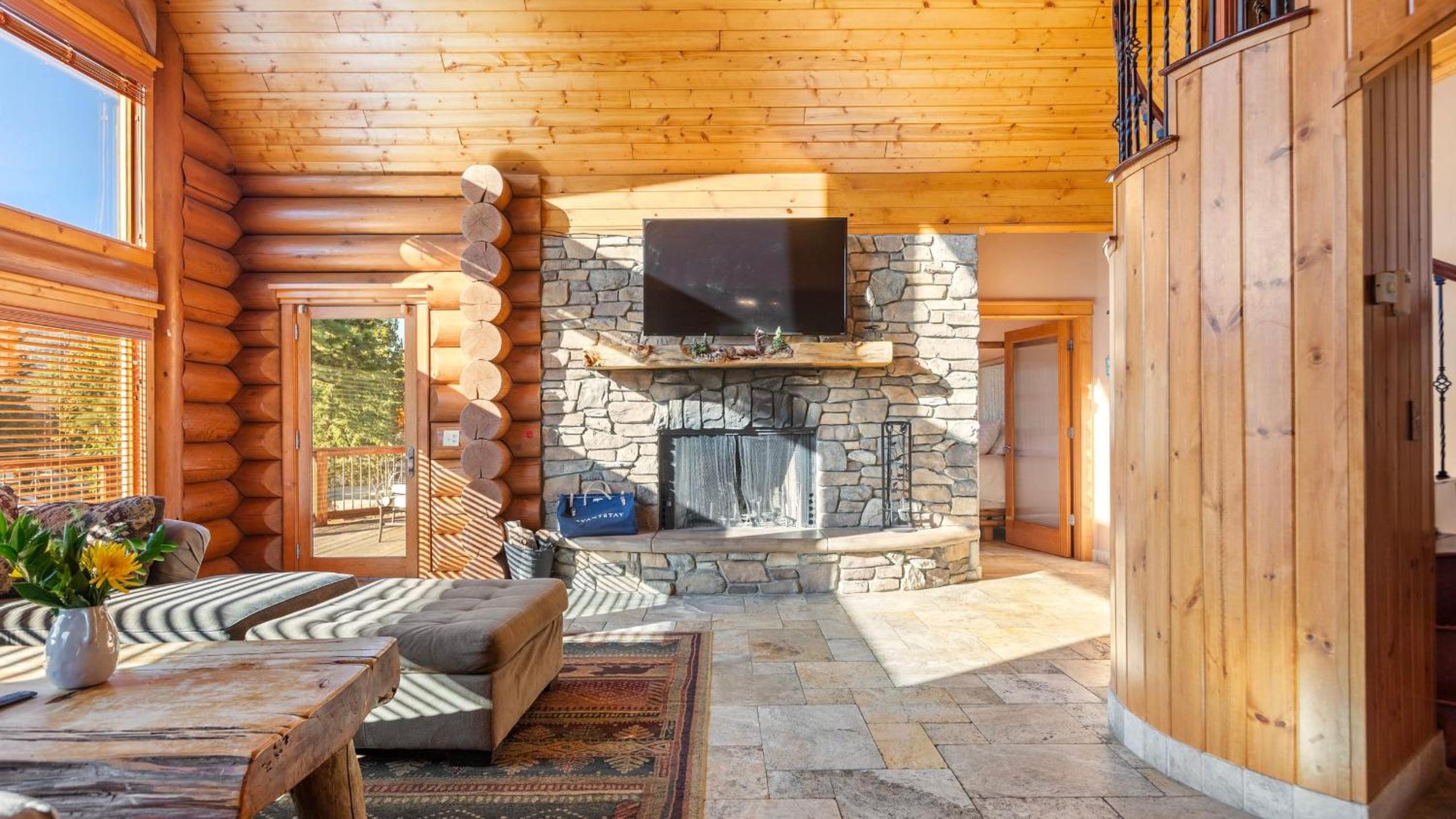 Sleeps 27 2 Homes Near the Lake Hot Tub Views Castle Glen Estates