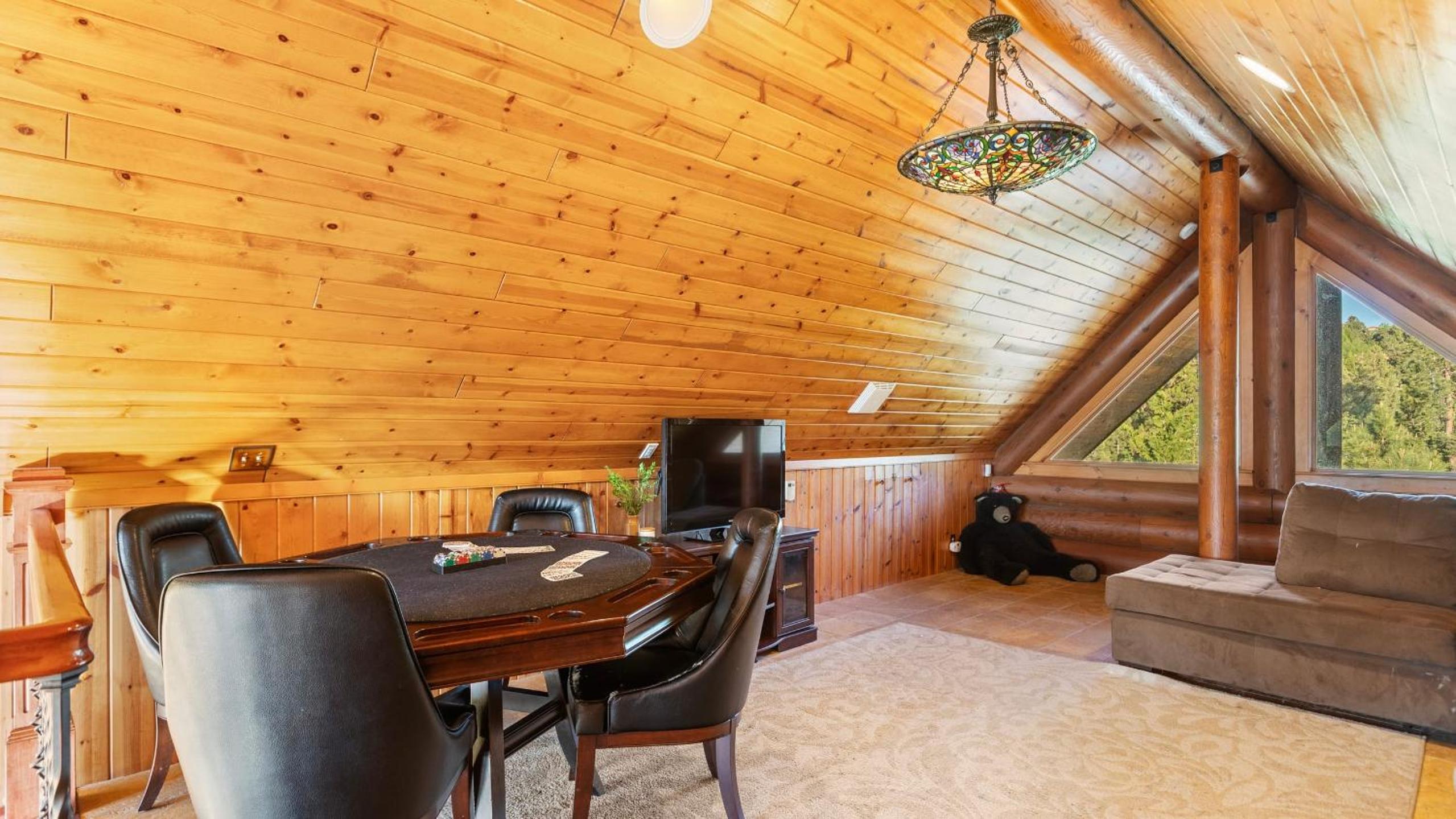 Sleeps 27 2 Homes Near the Lake Hot Tub Views Castle Glen Estates