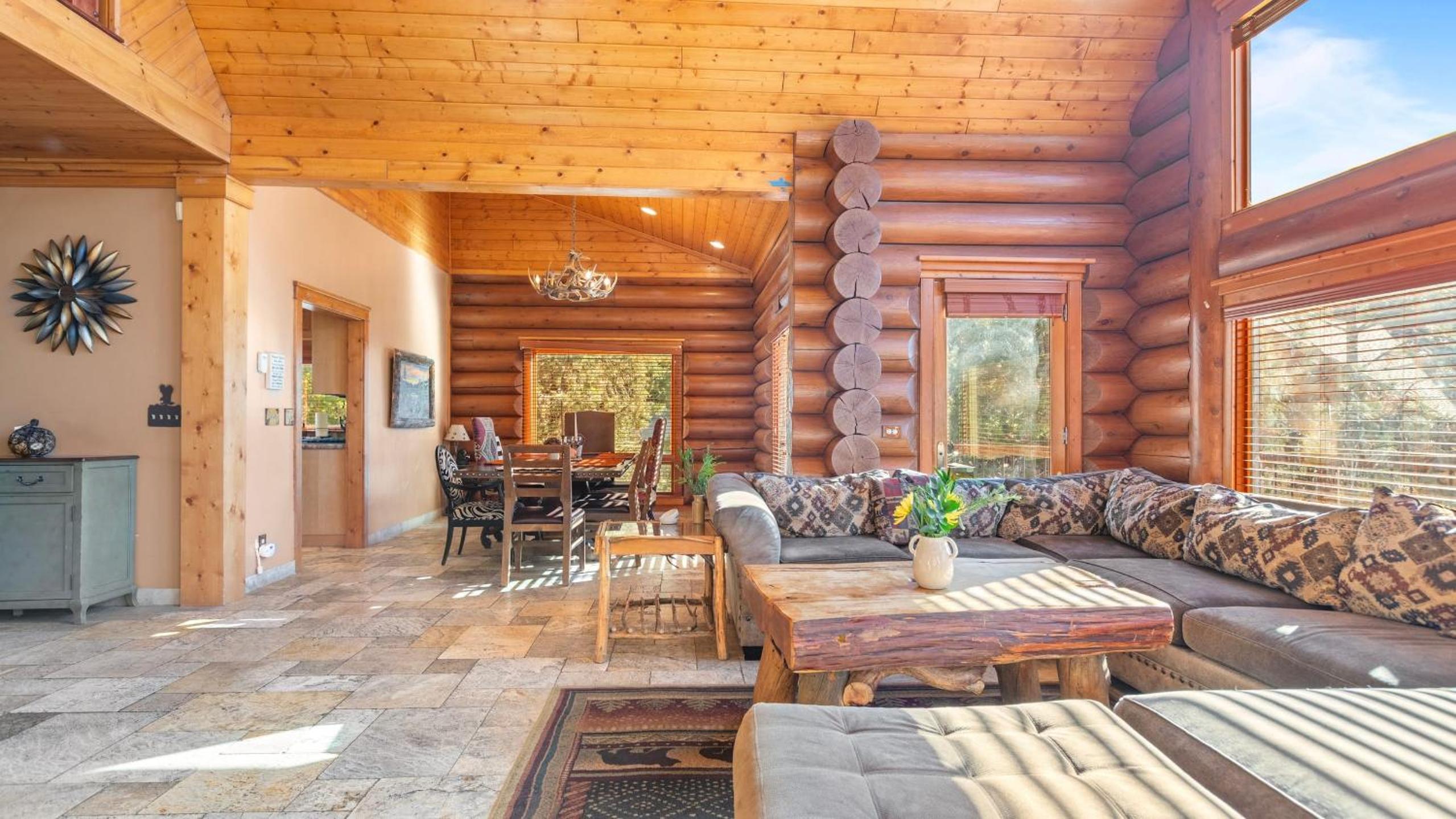 Sleeps 27 2 Homes Near the Lake Hot Tub Views Castle Glen Estates