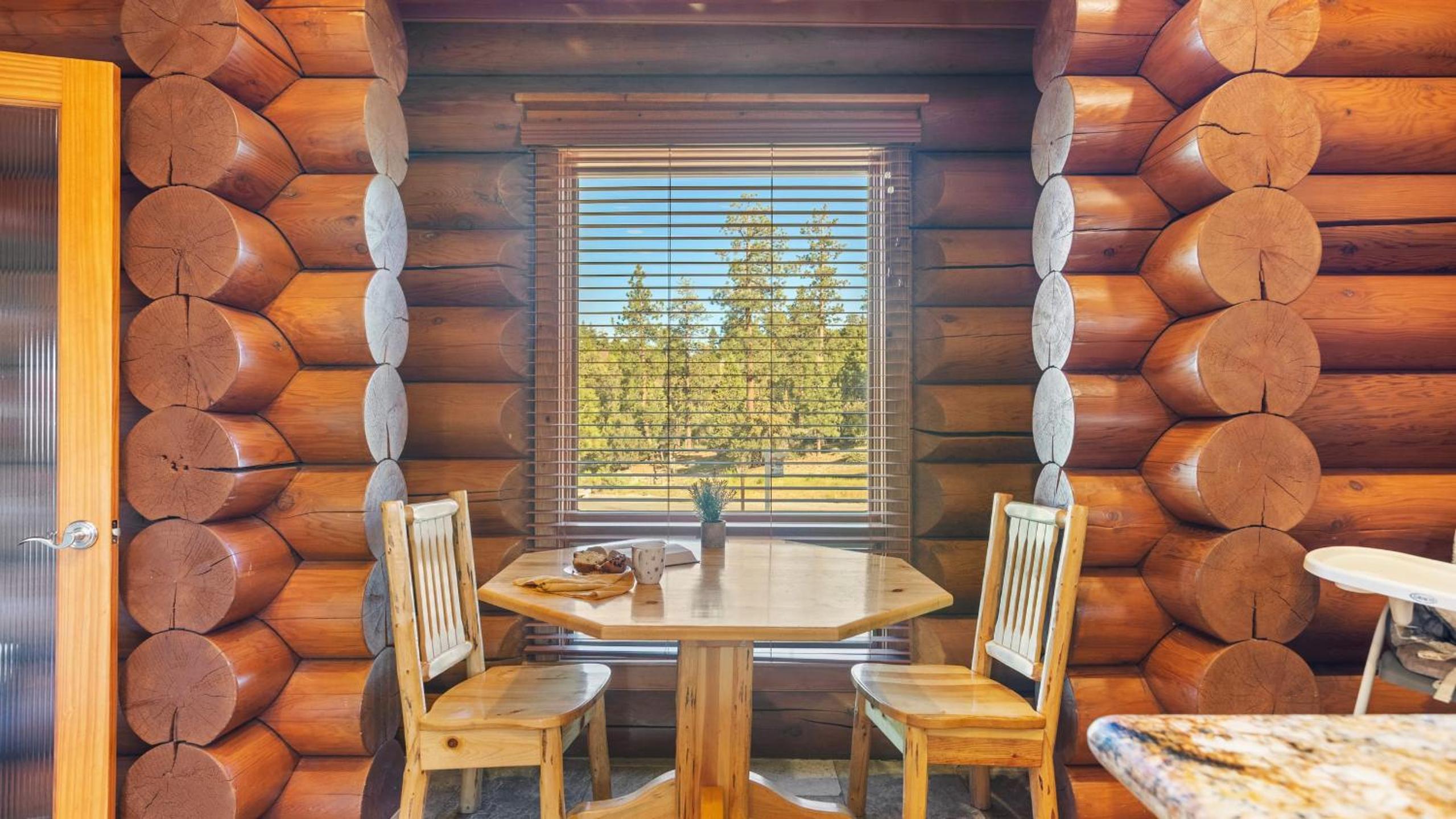 Sleeps 27 2 Homes Near the Lake Hot Tub Views Castle Glen Estates