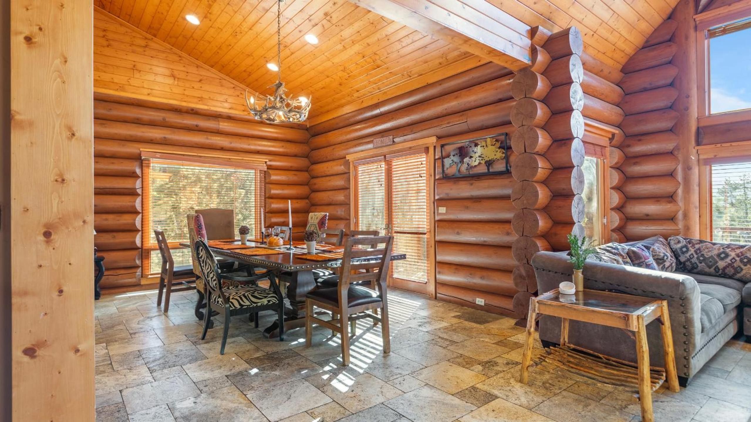 Sleeps 27 2 Homes Near the Lake Hot Tub Views Castle Glen Estates
