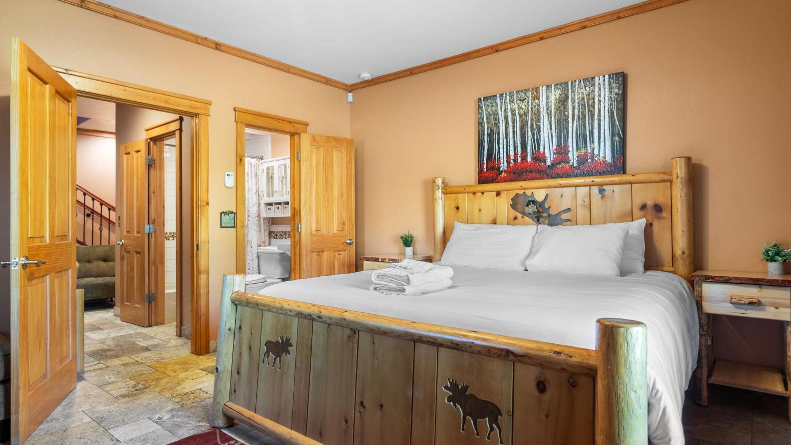 Sleeps 27 2 Homes Near the Lake Hot Tub Views Castle Glen Estates