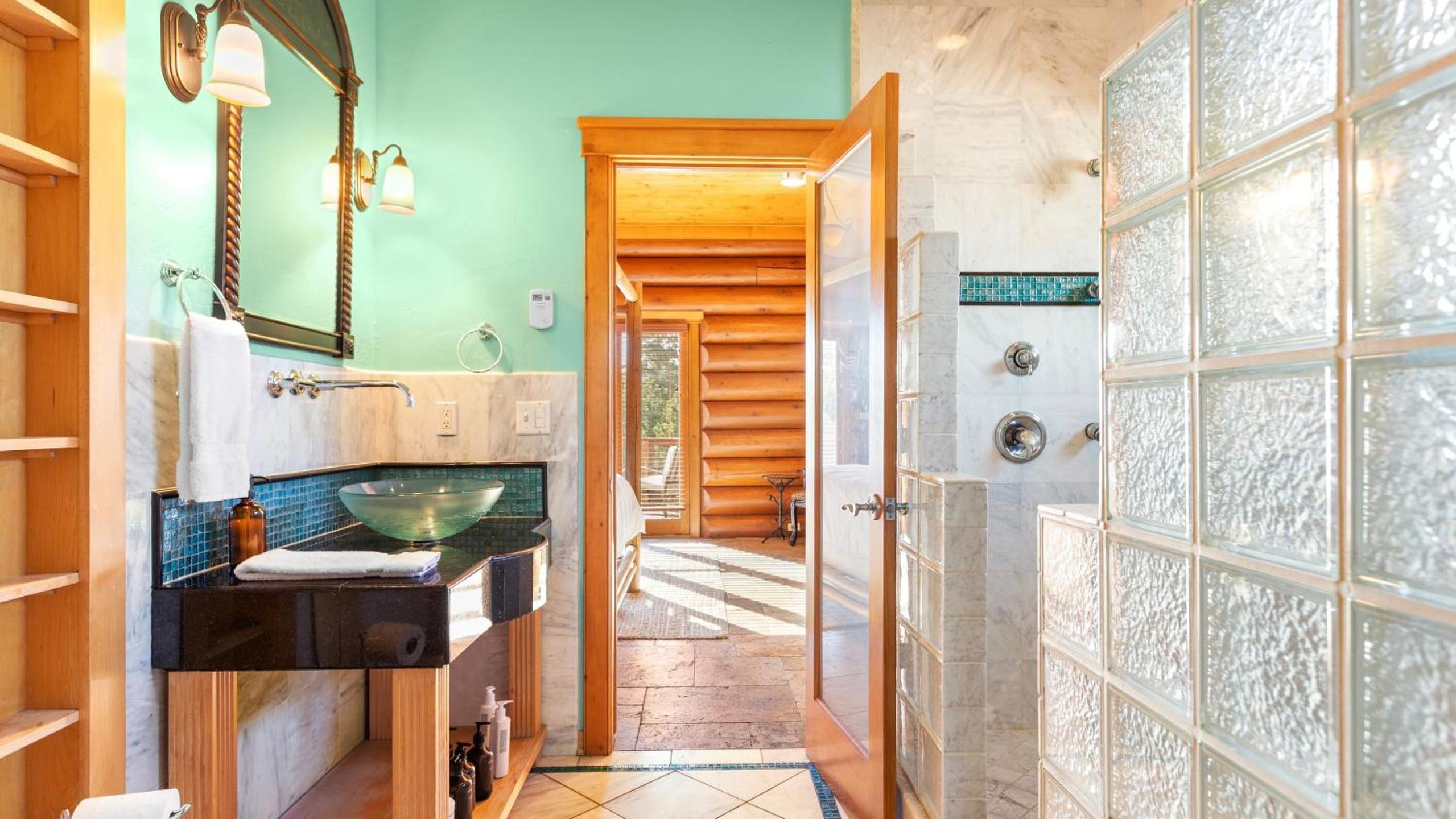 Sleeps 27 2 Homes Near the Lake Hot Tub Views Castle Glen Estates