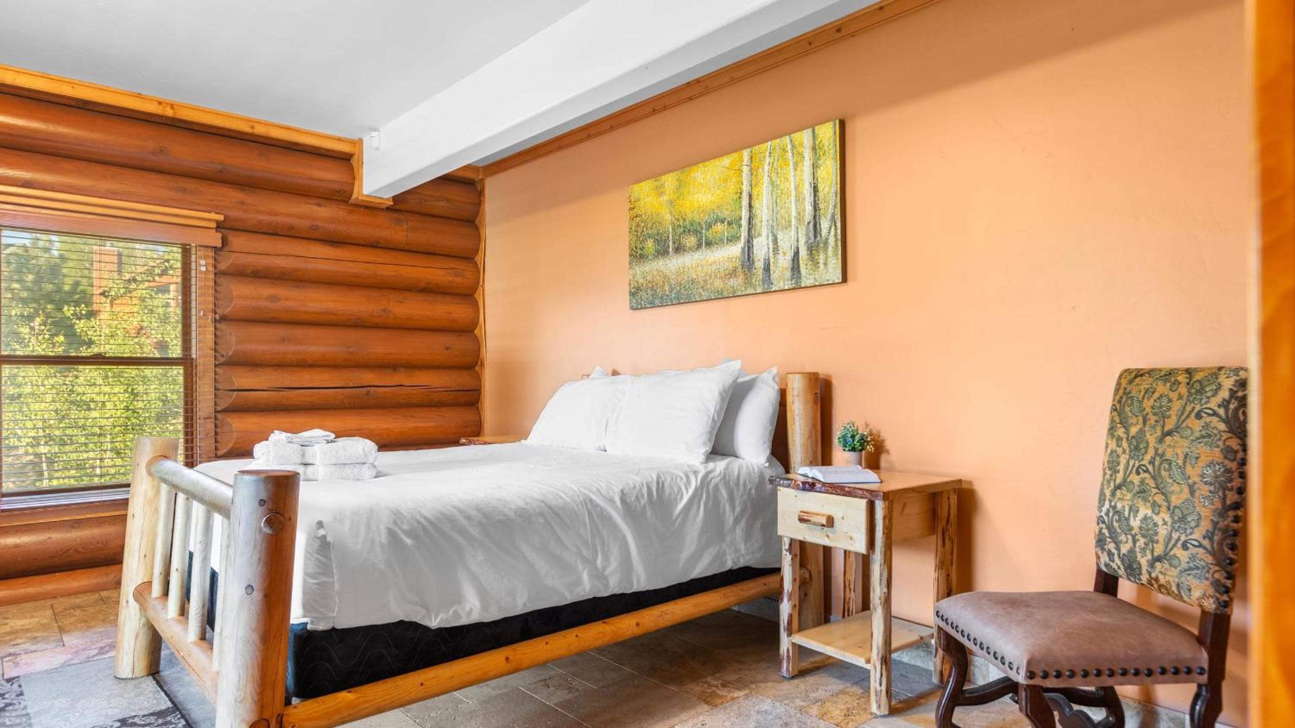 Sleeps 27 2 Homes Near the Lake Hot Tub Views Castle Glen Estates