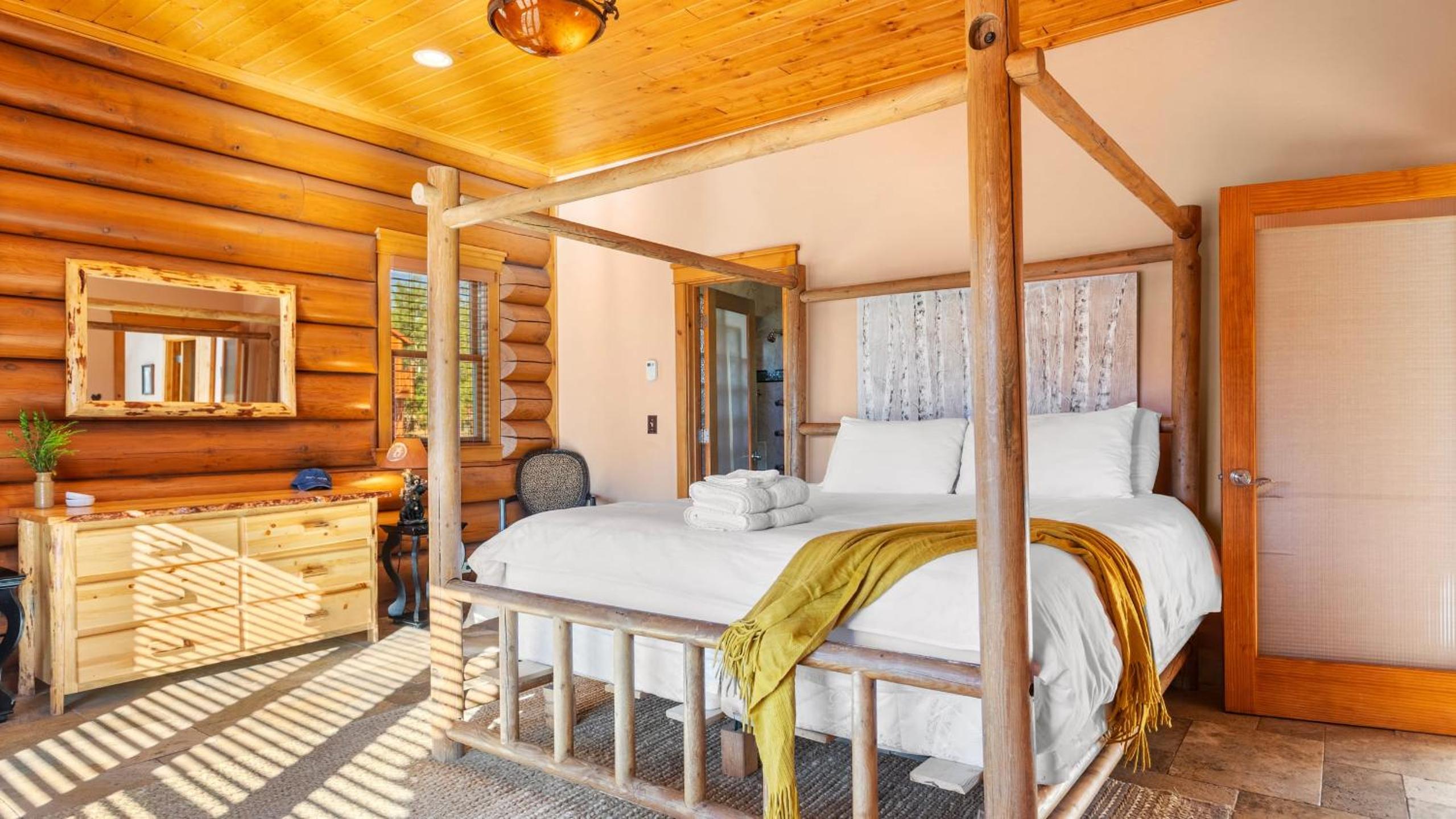 Sleeps 27 2 Homes Near the Lake Hot Tub Views Castle Glen Estates