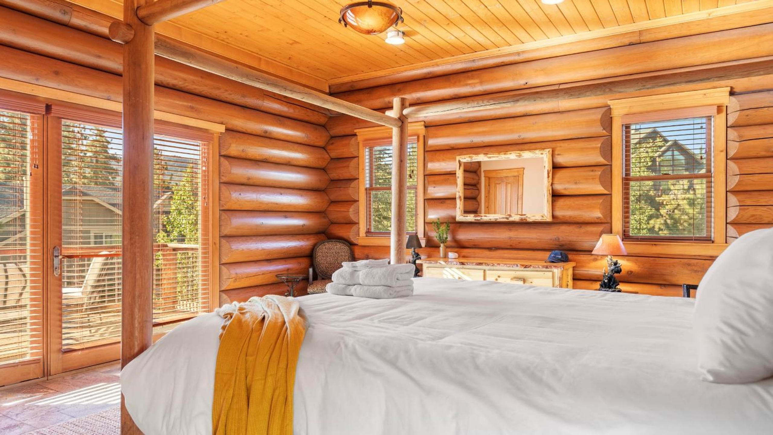 Sleeps 27 2 Homes Near the Lake Hot Tub Views Castle Glen Estates