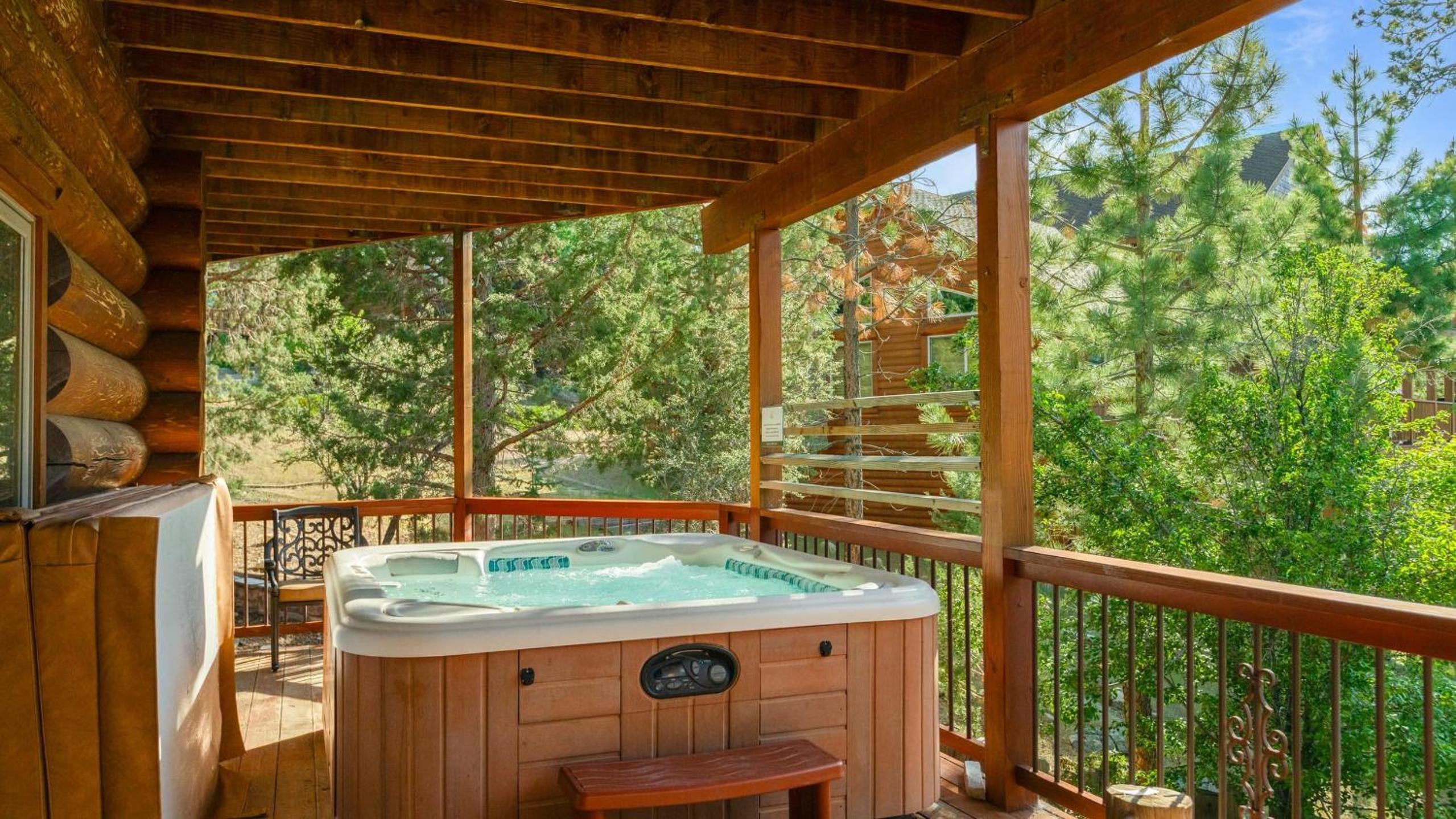 Sleeps 27 2 Homes Near the Lake Hot Tub Views Castle Glen Estates