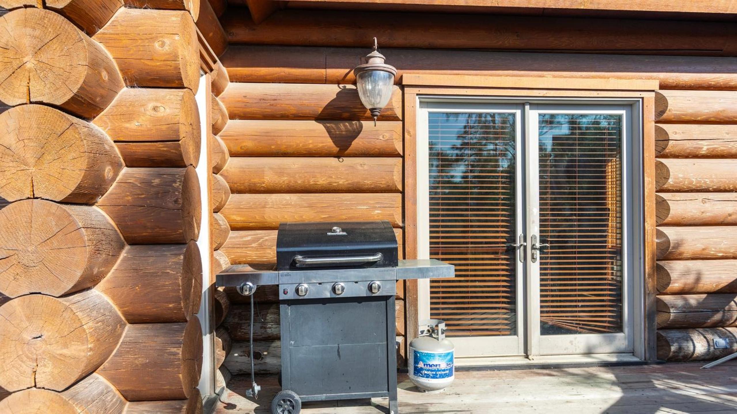 Sleeps 27 2 Homes Near the Lake Hot Tub Views Castle Glen Estates