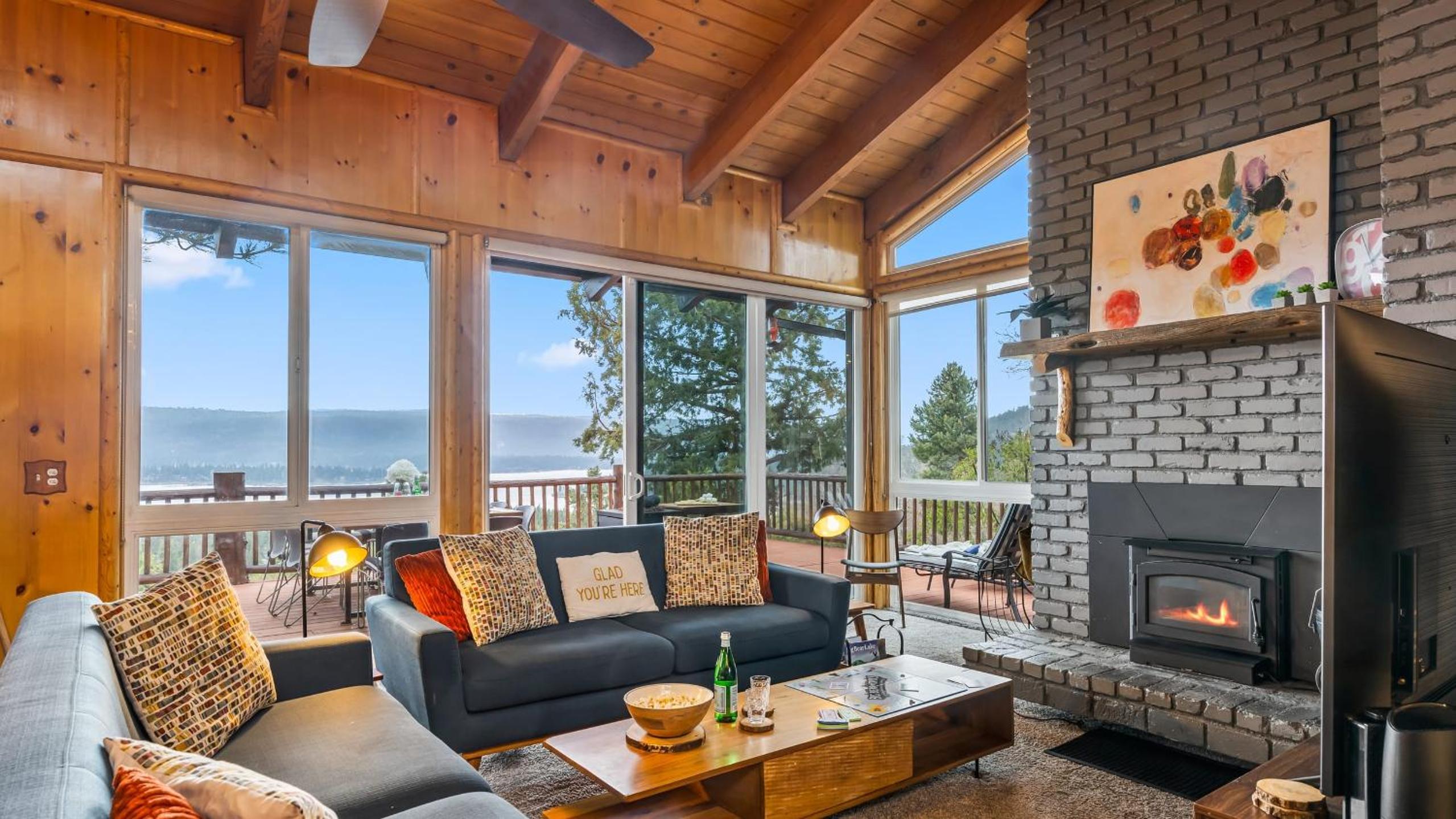 Lakeview Lodge by AvantStay