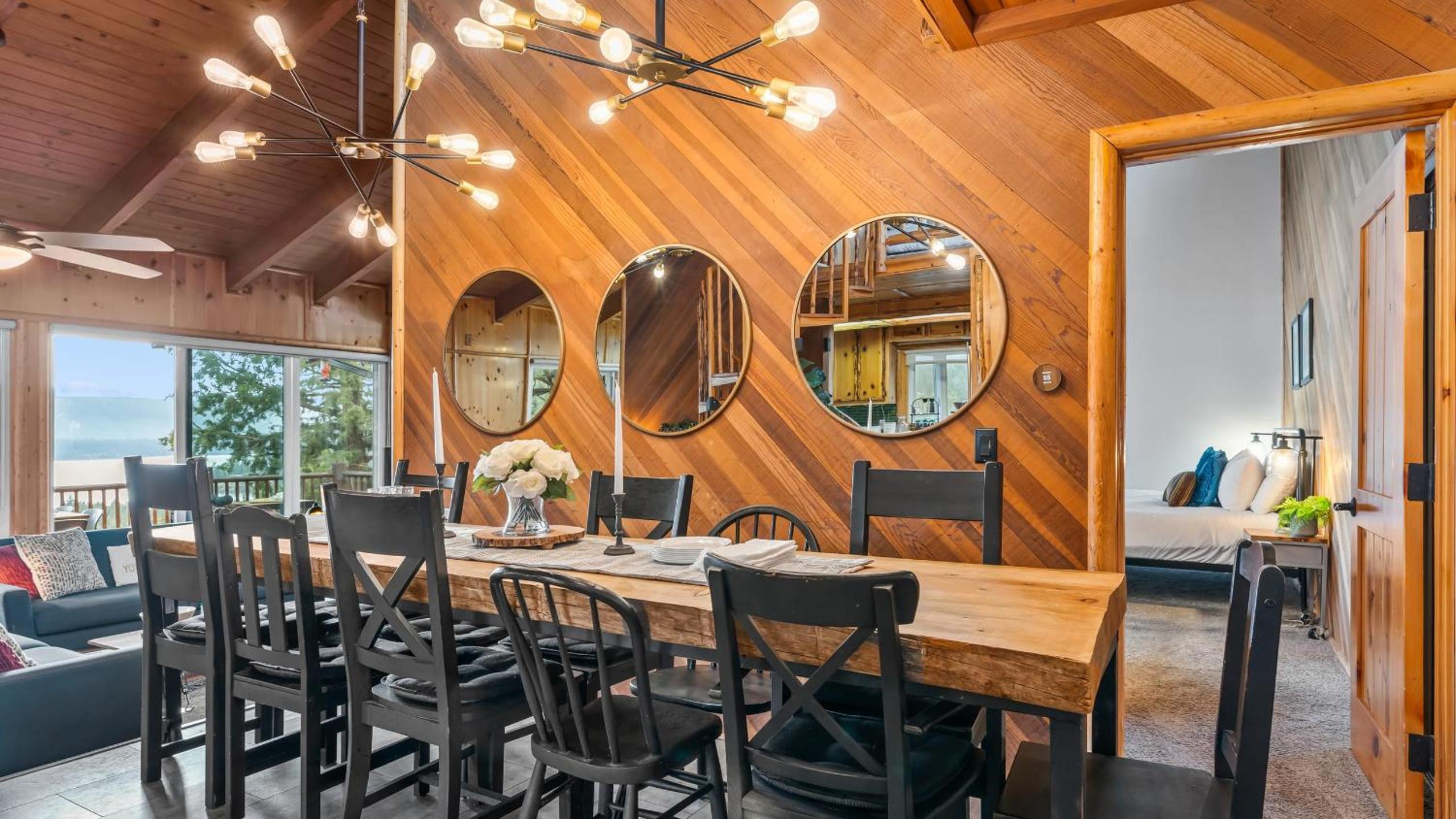 Lakeview Lodge by AvantStay