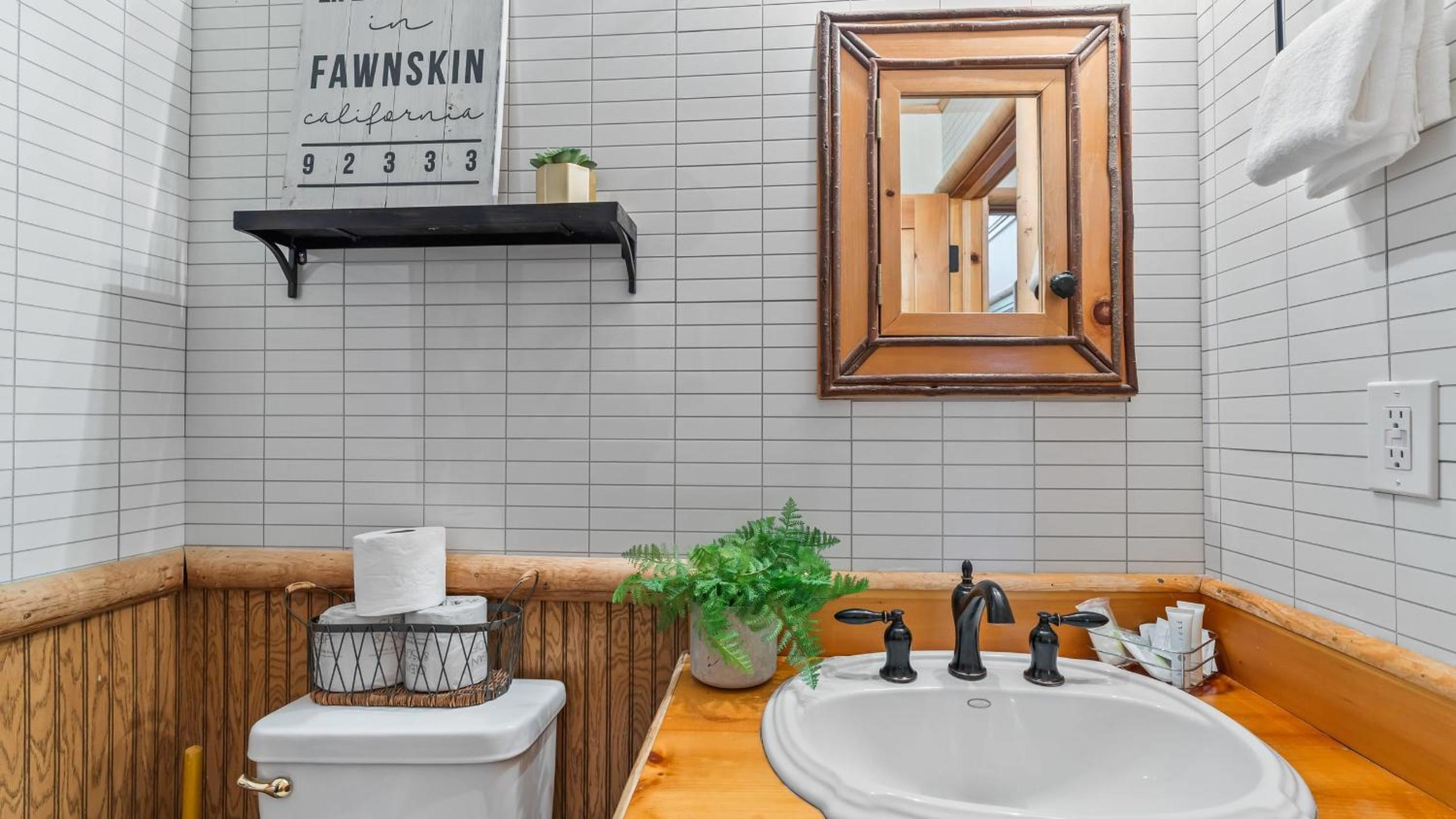 Lakeview Lodge by AvantStay