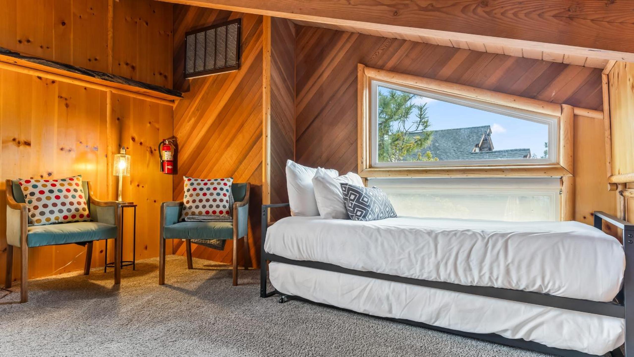 Lakeview Lodge by AvantStay