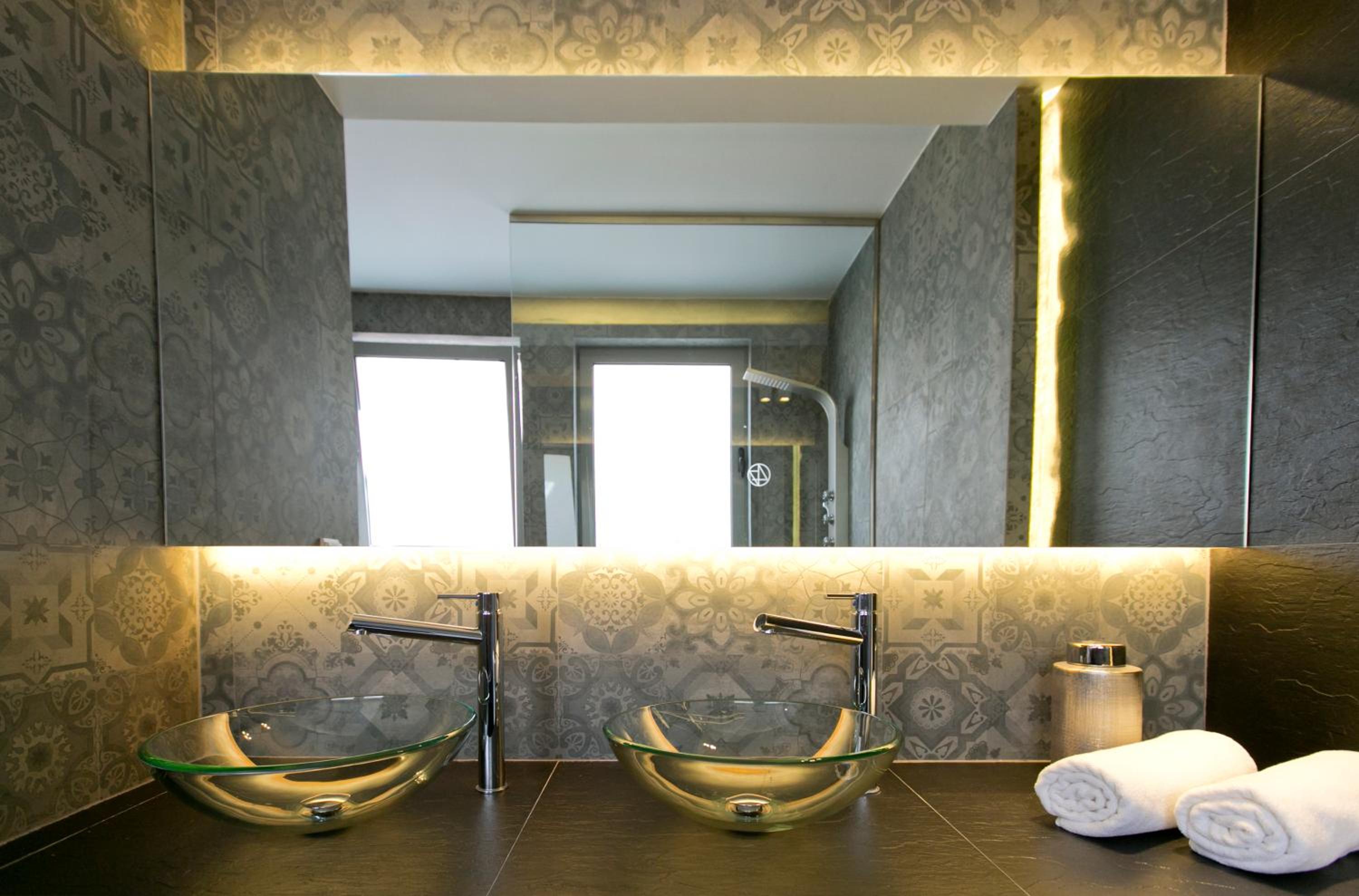 47 Luxury Suites