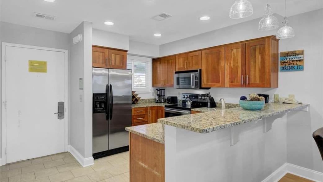 7C Mariners Walk by AvantStay Beautiful Porch Easy Access to Pool Beach