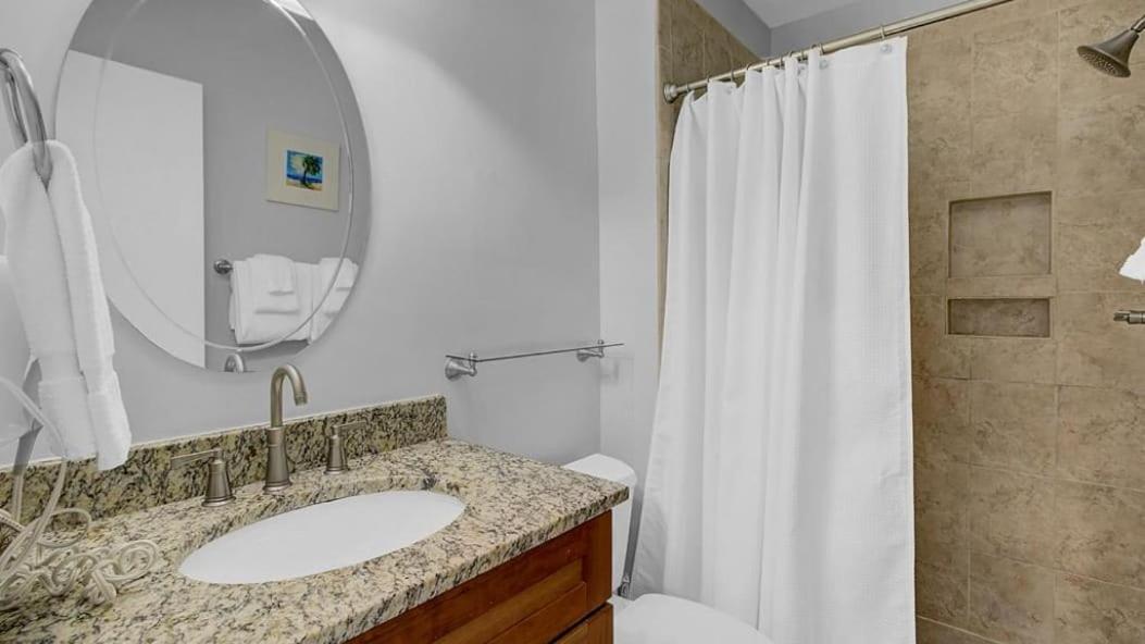 7C Mariners Walk by AvantStay Beautiful Porch Easy Access to Pool Beach