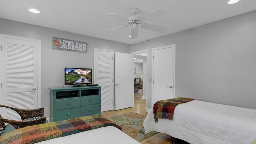 7C Mariners Walk by AvantStay Beautiful Porch Easy Access to Pool Beach