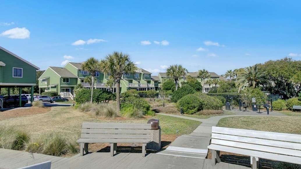 7C Mariners Walk by AvantStay Beautiful Porch Easy Access to Pool Beach