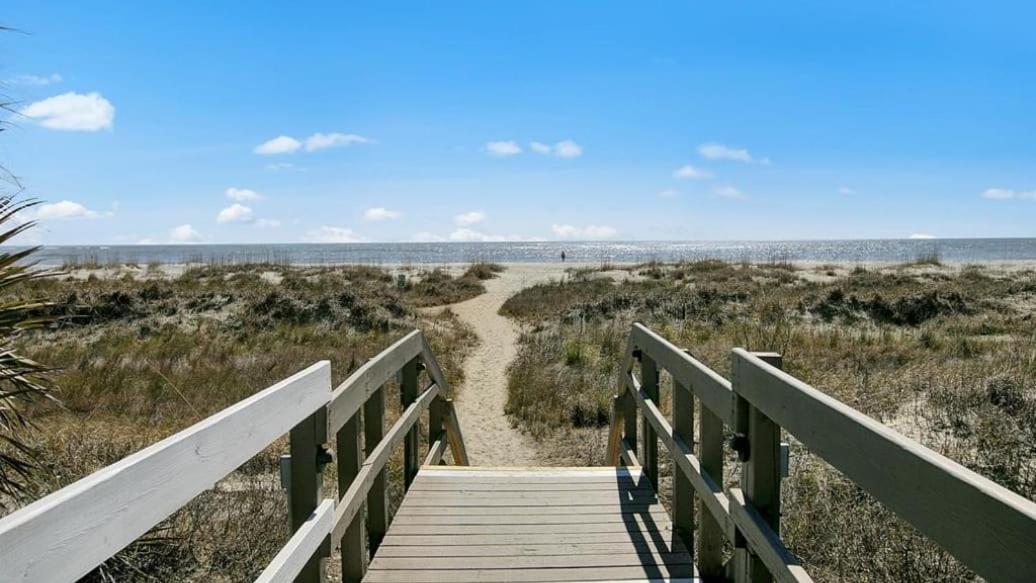 7C Mariners Walk by AvantStay Beautiful Porch Easy Access to Pool Beach