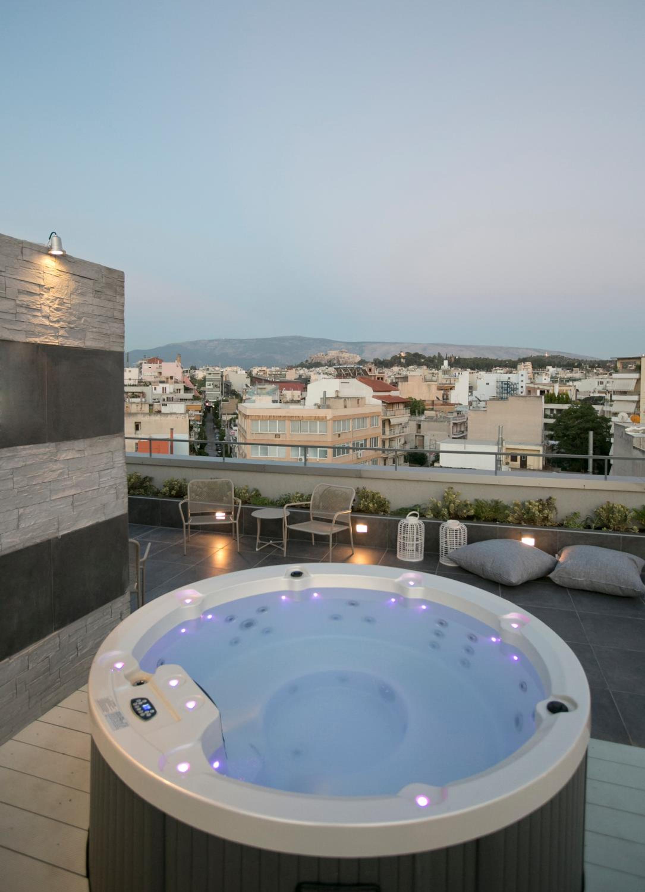 47 Luxury Suites