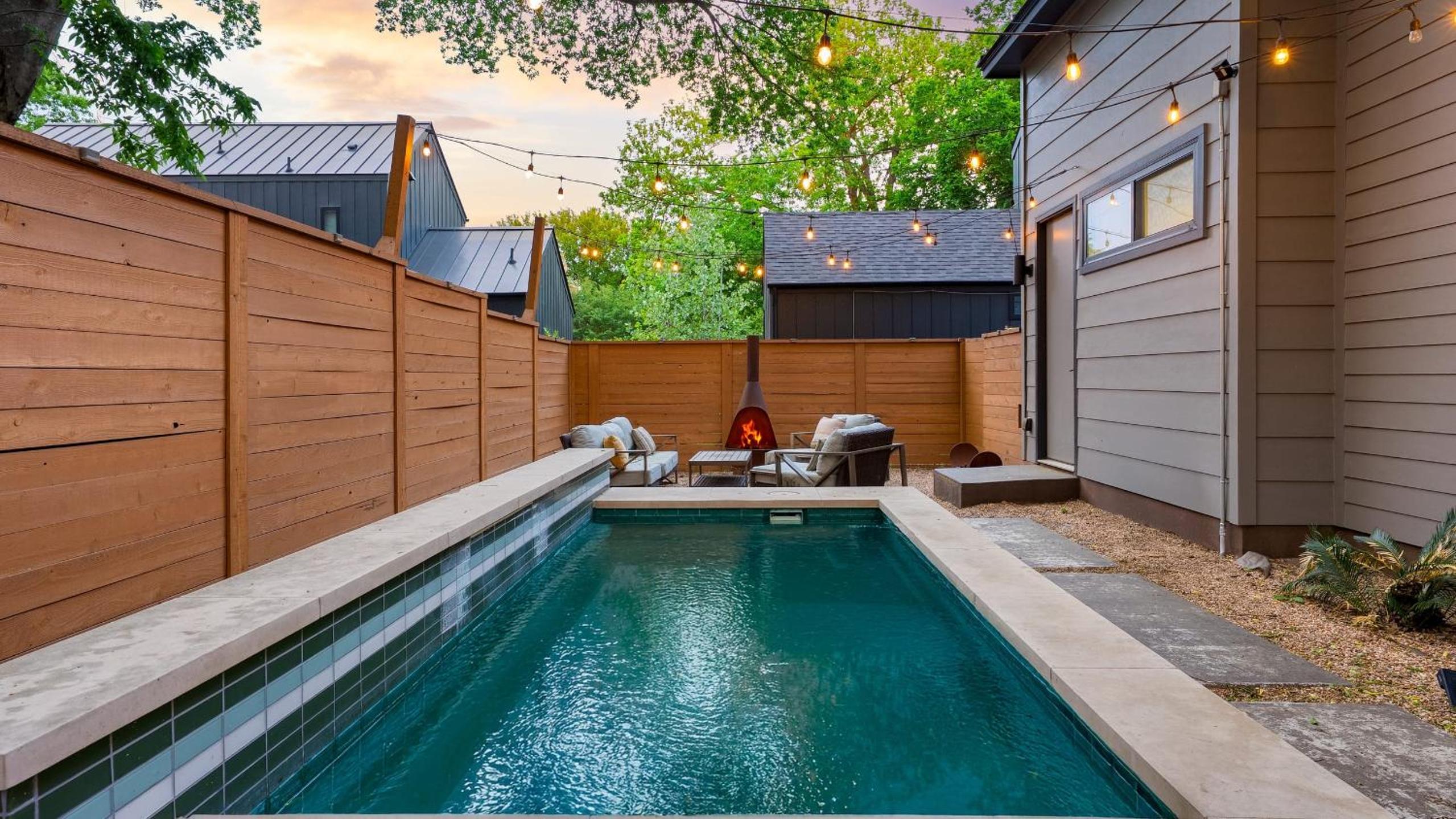 Private Pool Firepit Patio Steps to East Austin Dining Music Art Murals