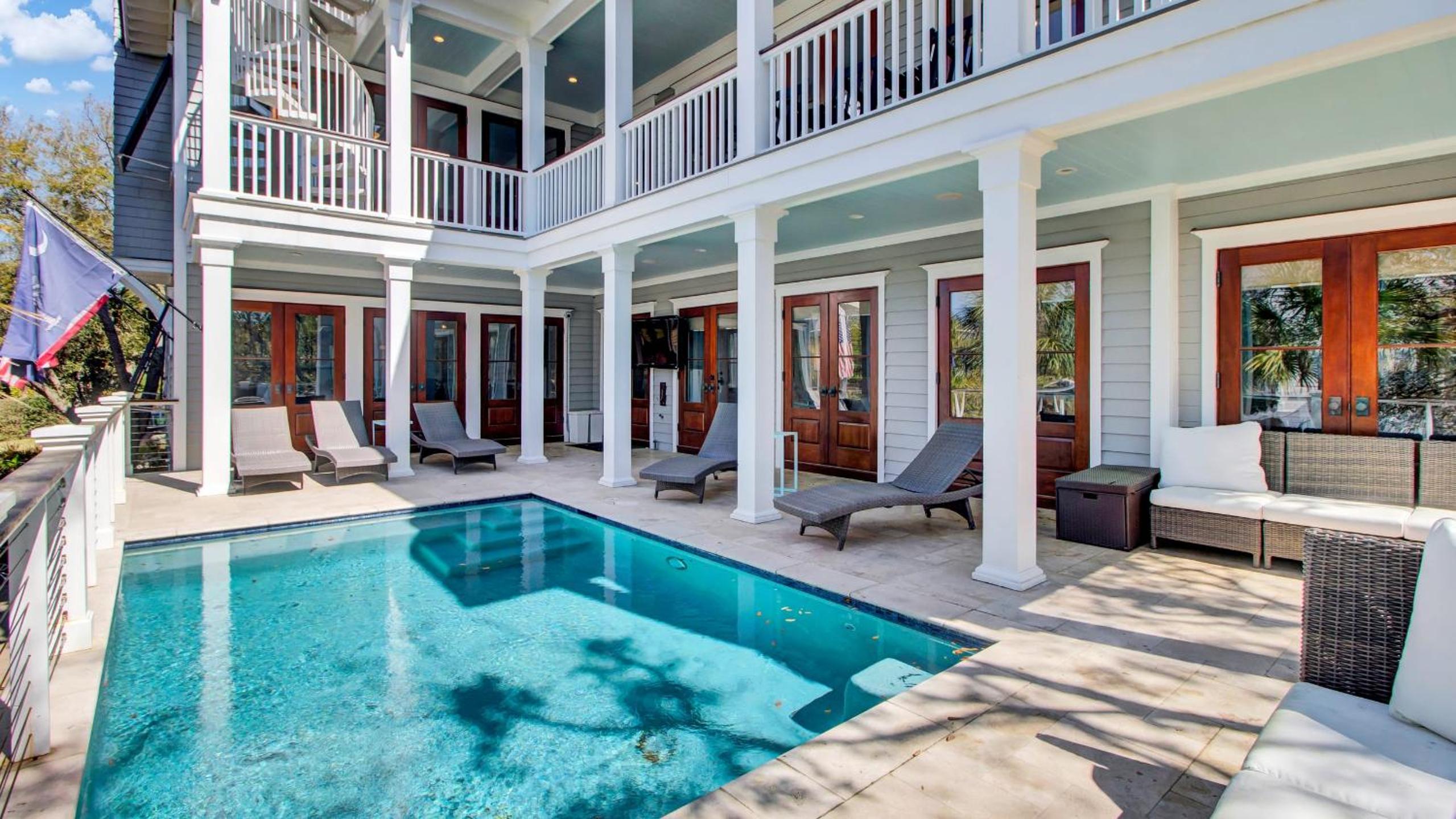 Steps to the Beach Pool Gym Game Room Movie Theater 3301 Palm by AvantStay