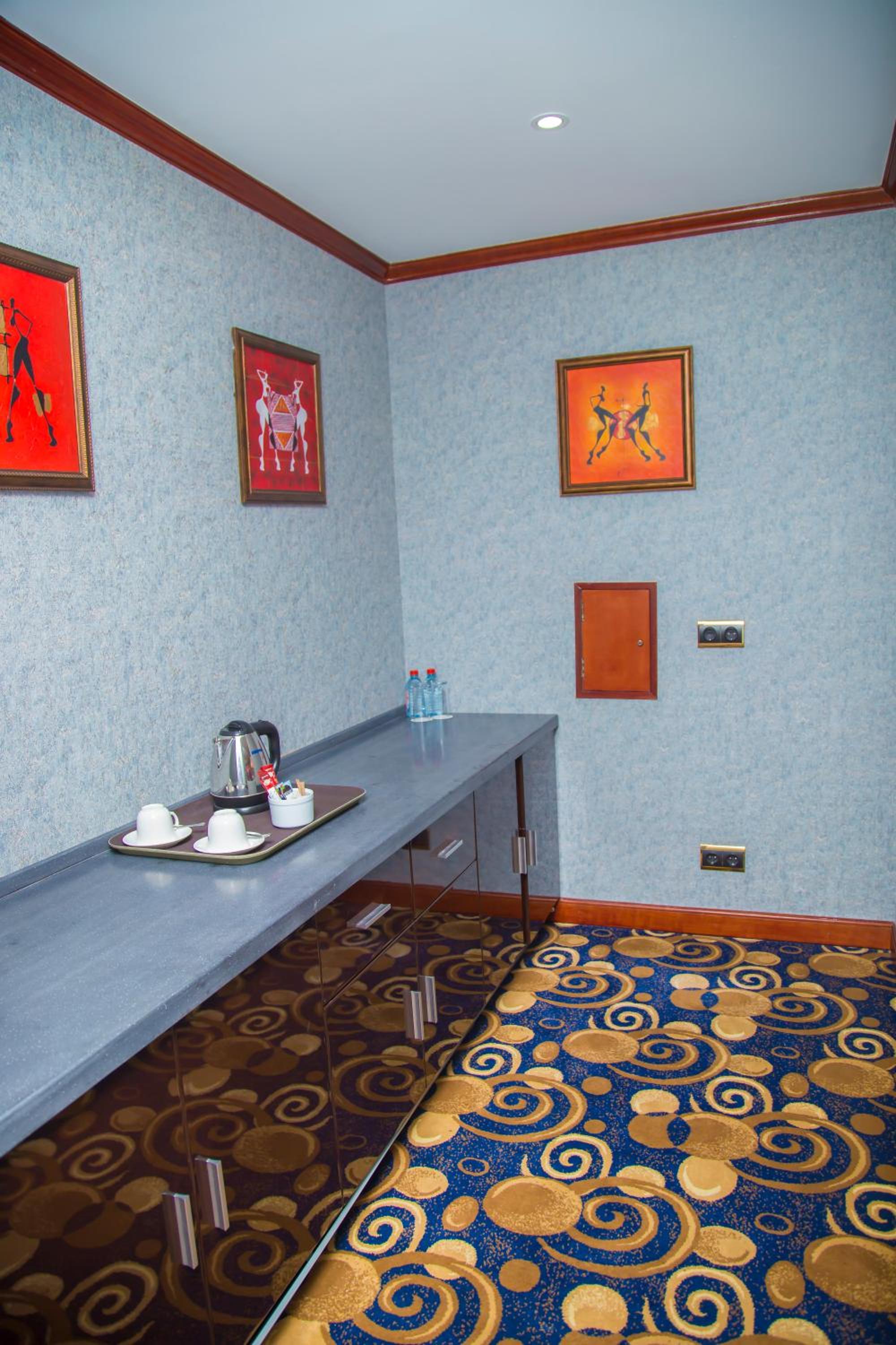 Golden Coast Hotel