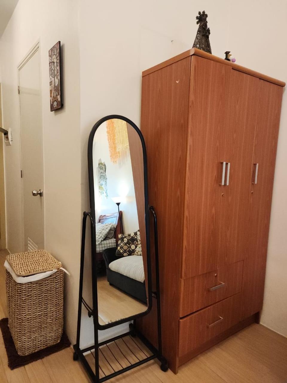Hawaii Theme Ortigas MRT Ayala 30th Megamall Podium Free Netflix Fast Internet Pool