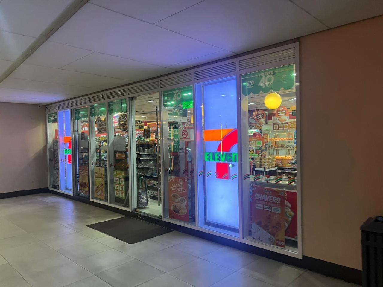 Hawaii Theme Ortigas MRT Ayala 30th Megamall Podium Free Netflix Fast Internet Pool