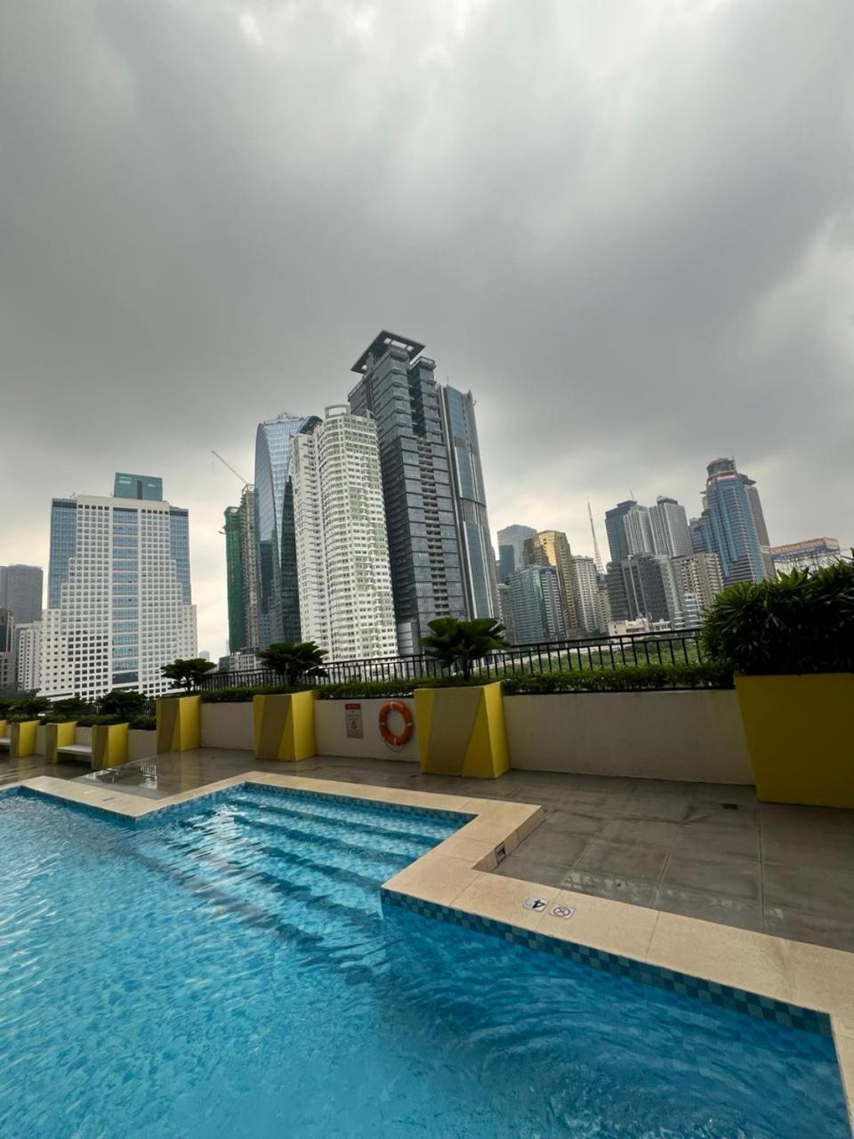 Hawaii Theme Ortigas MRT Ayala 30th Megamall Podium Free Netflix Fast Internet Pool