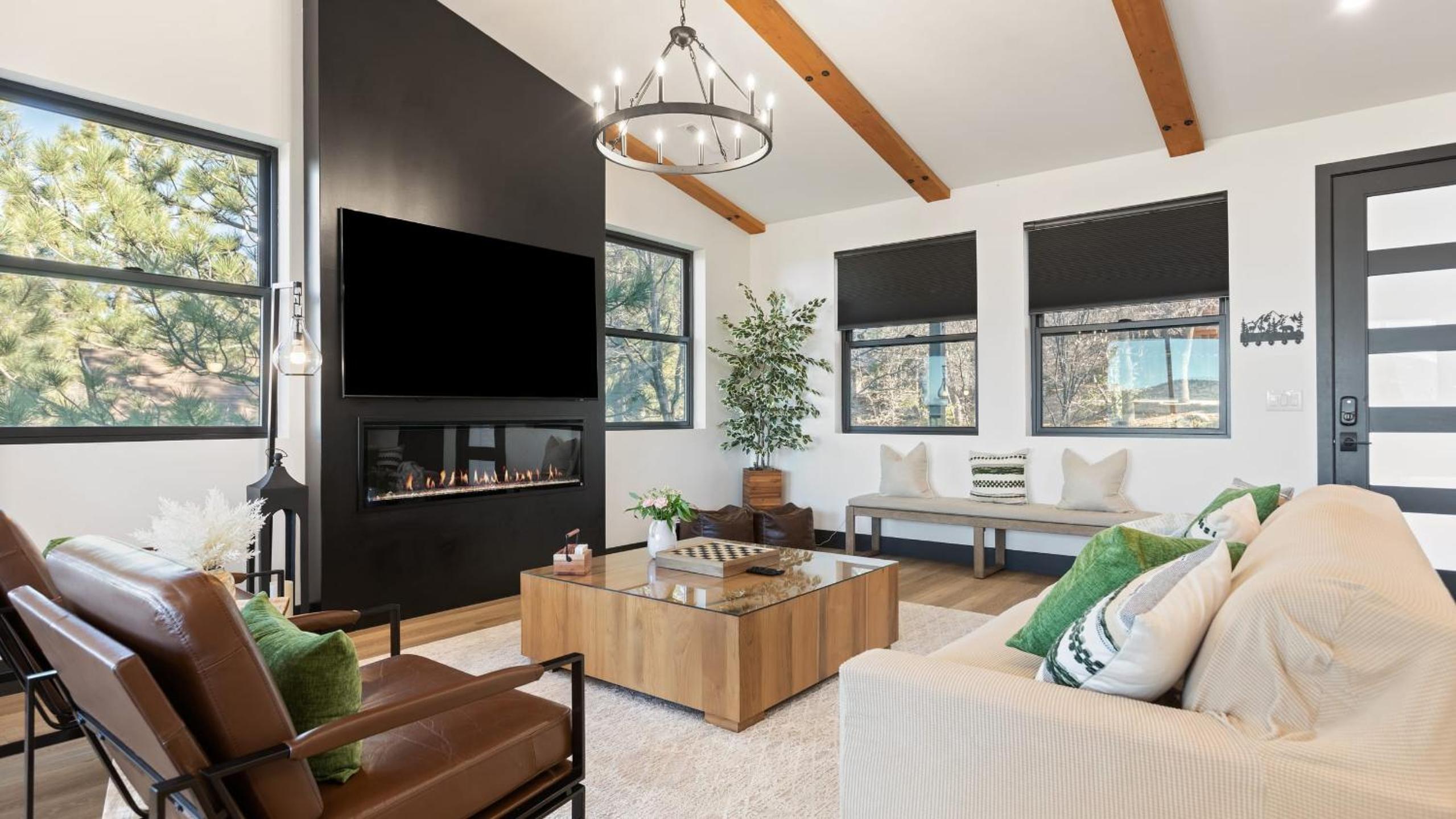 Modern Lodge Near Lake Village Snow Summit Game Room Decks Firepit Views