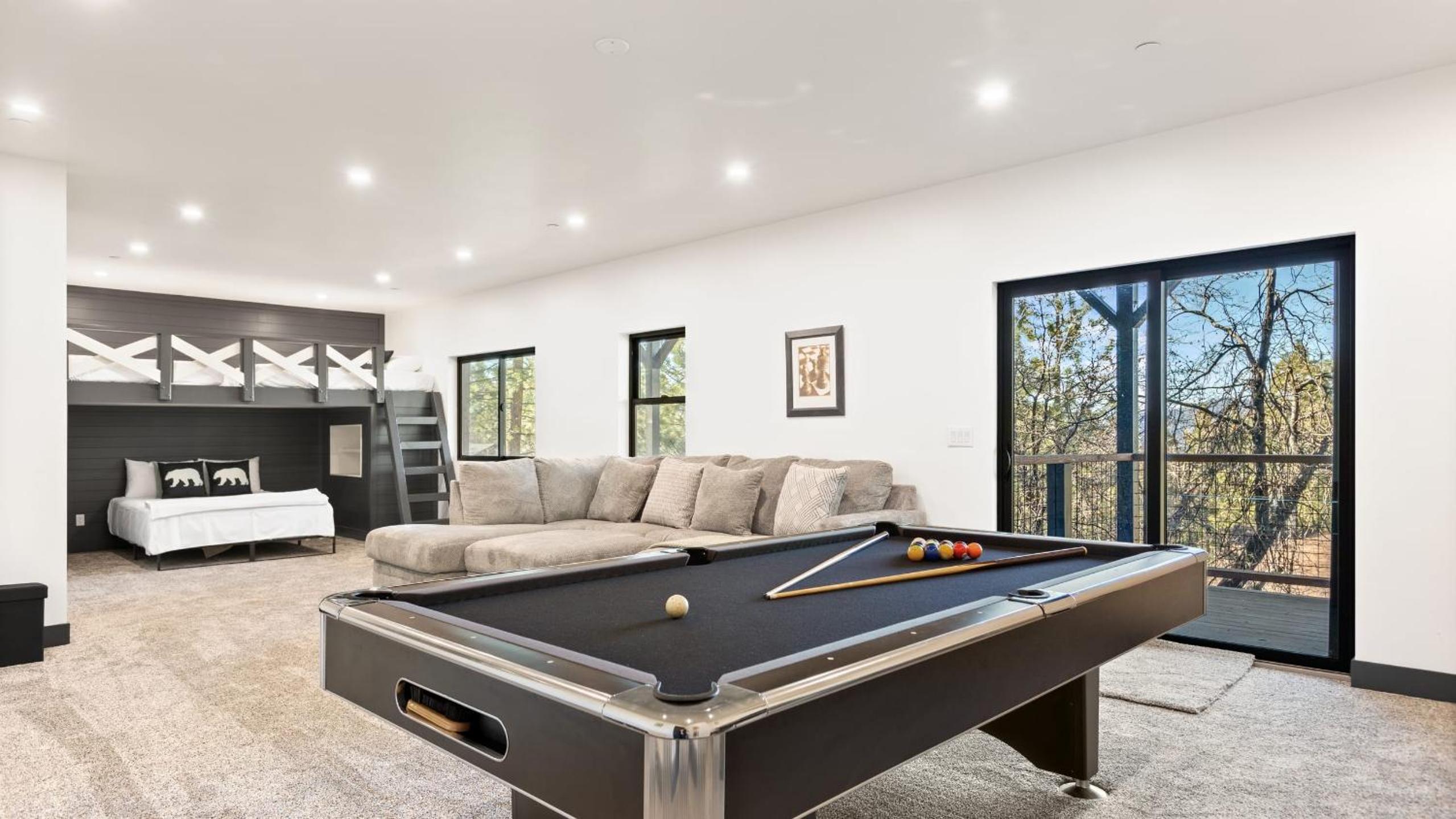 Modern Lodge Near Lake Village Snow Summit Game Room Decks Firepit Views