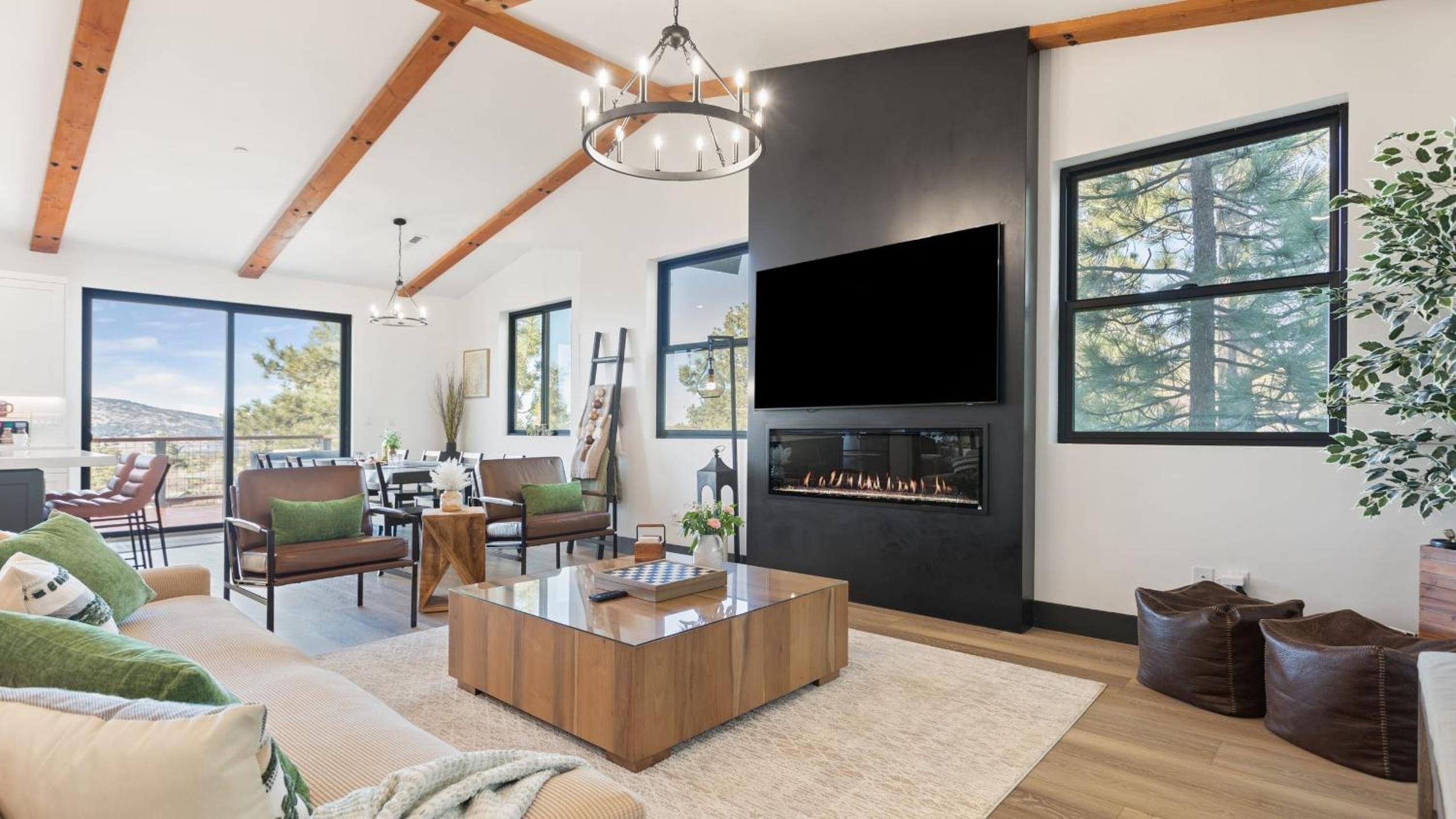 Modern Lodge Near Lake Village Snow Summit Game Room Decks Firepit Views