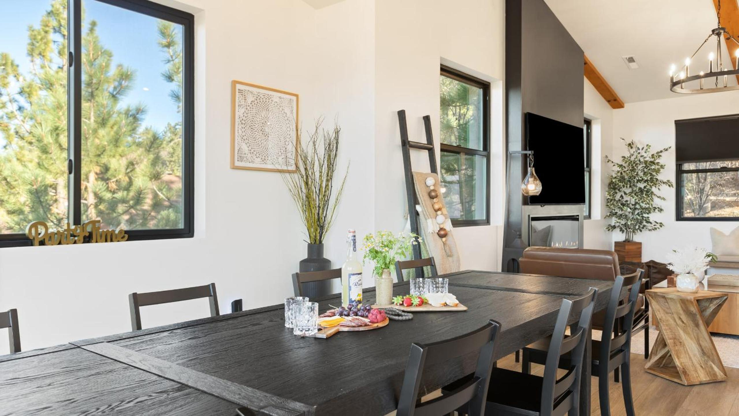 Modern Lodge Near Lake Village Snow Summit Game Room Decks Firepit Views