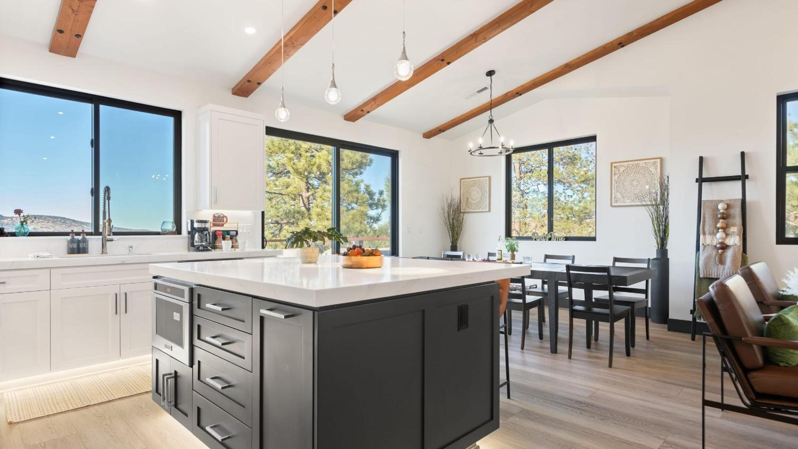 Modern Lodge Near Lake Village Snow Summit Game Room Decks Firepit Views