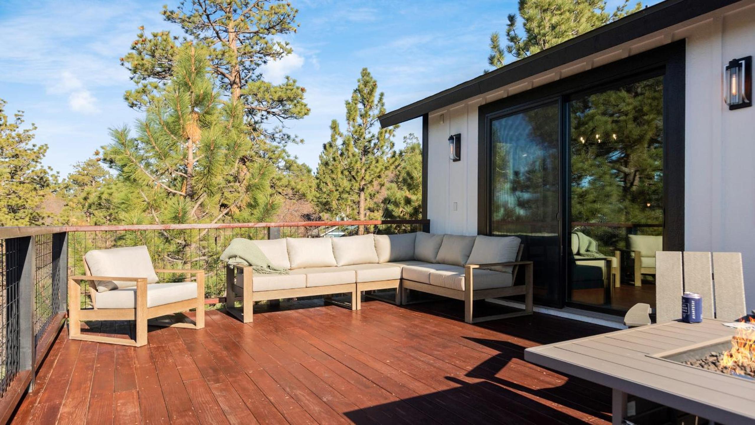 Modern Lodge Near Lake Village Snow Summit Game Room Decks Firepit Views
