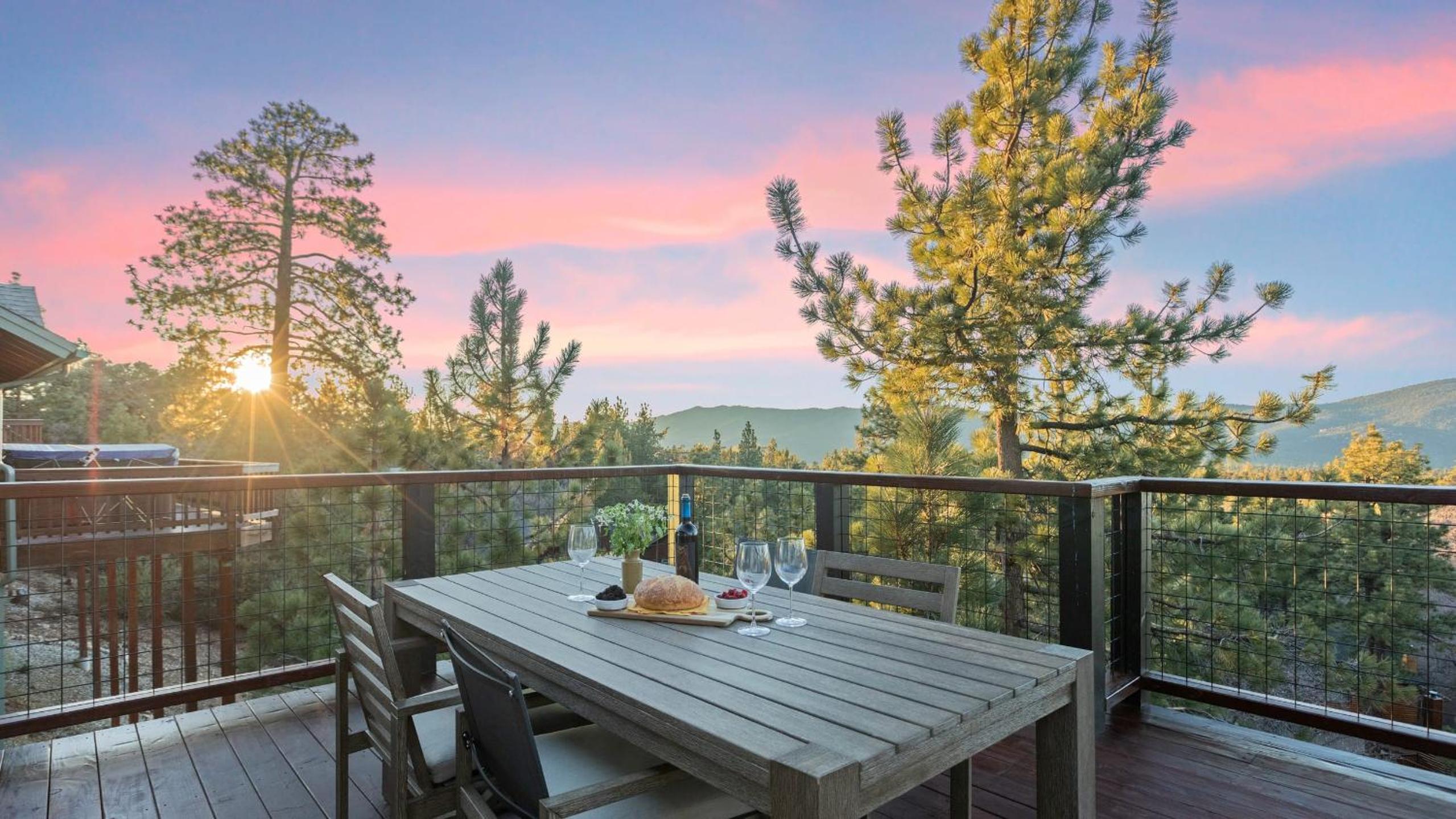 Modern Lodge Near Lake Village Snow Summit Game Room Decks Firepit Views