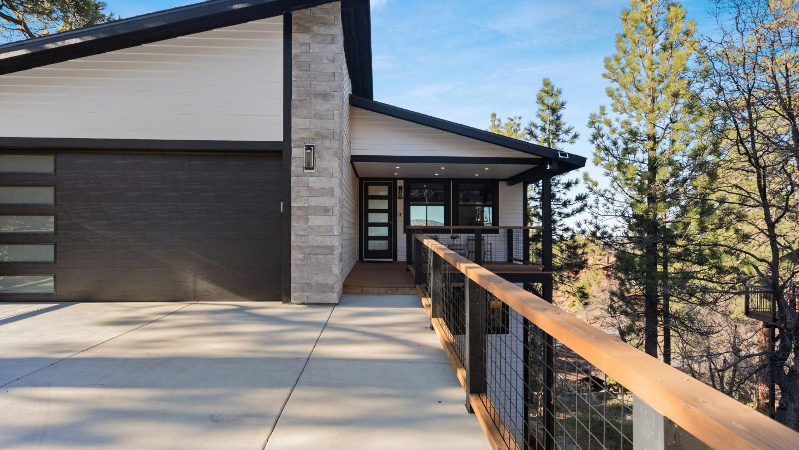Modern Lodge Near Lake Village Snow Summit Game Room Decks Firepit Views