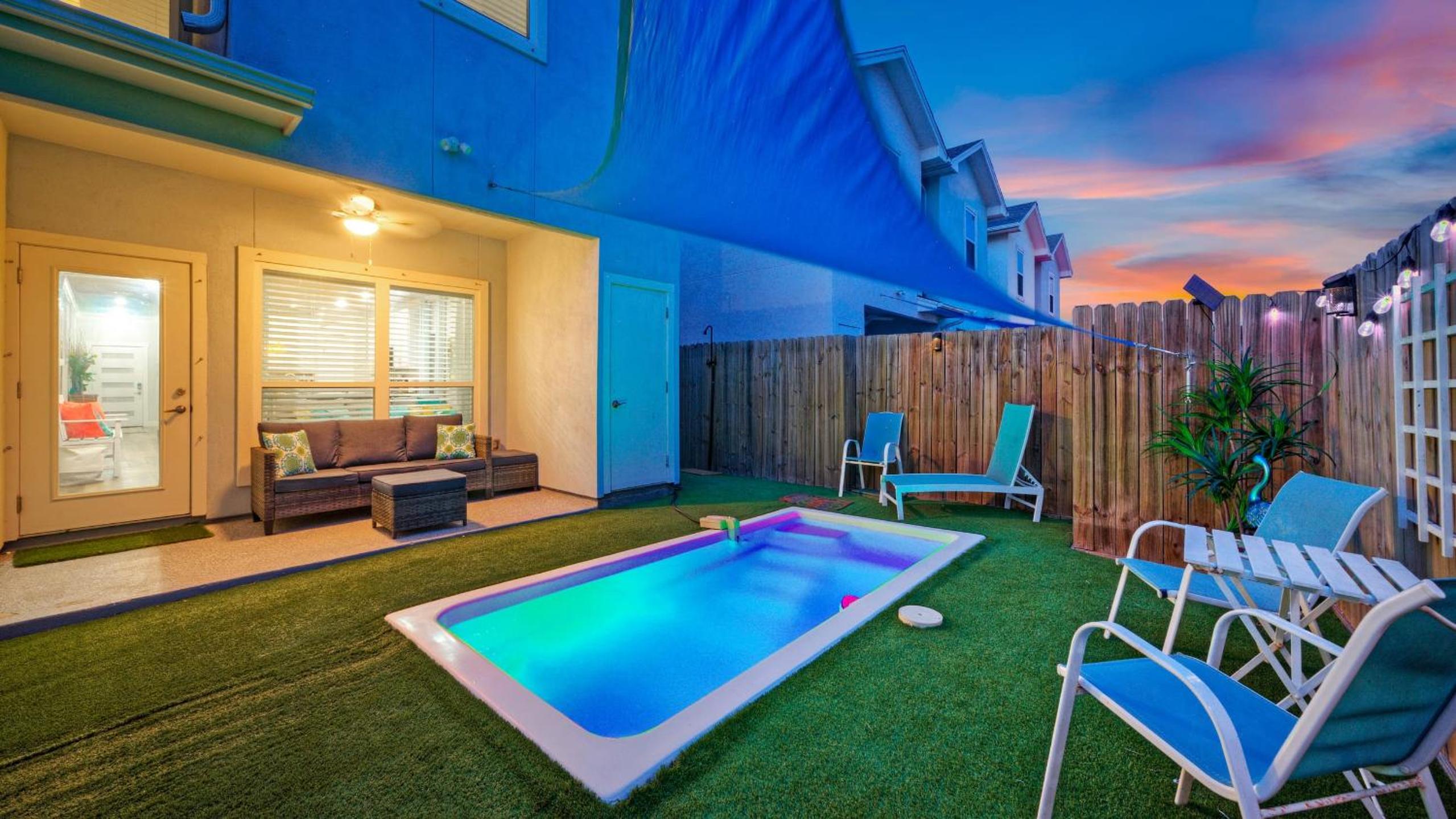Peaceful Paradise Private Pool Balcony Views 5 Mins to Whitecap Beach