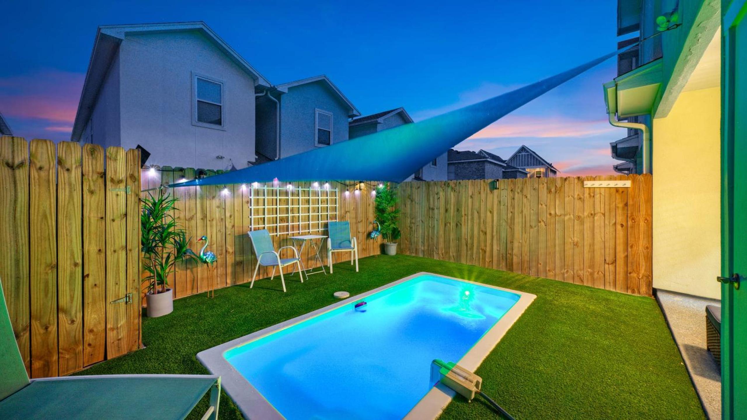 Peaceful Paradise Private Pool Balcony Views 5 Mins to Whitecap Beach
